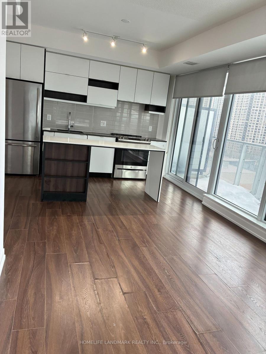 1010 - 4065 Confederation Parkway, Mississauga, Ontario  L5B 0L4 - Photo 3 - W12777956