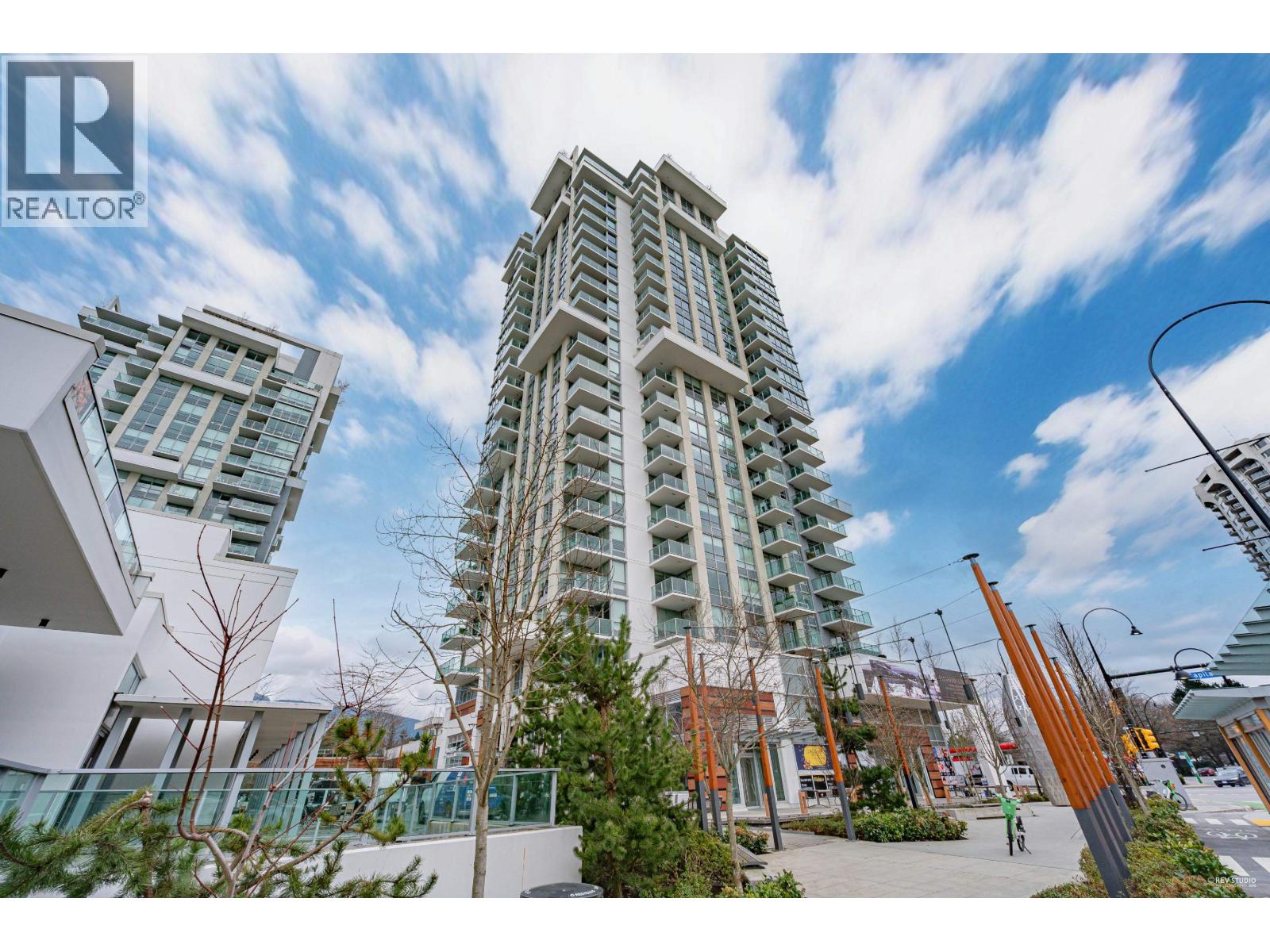 203 1632 Lions Gate Lane, North Vancouver, British Columbia  V7P 0E2 - Photo 1 - R3088390