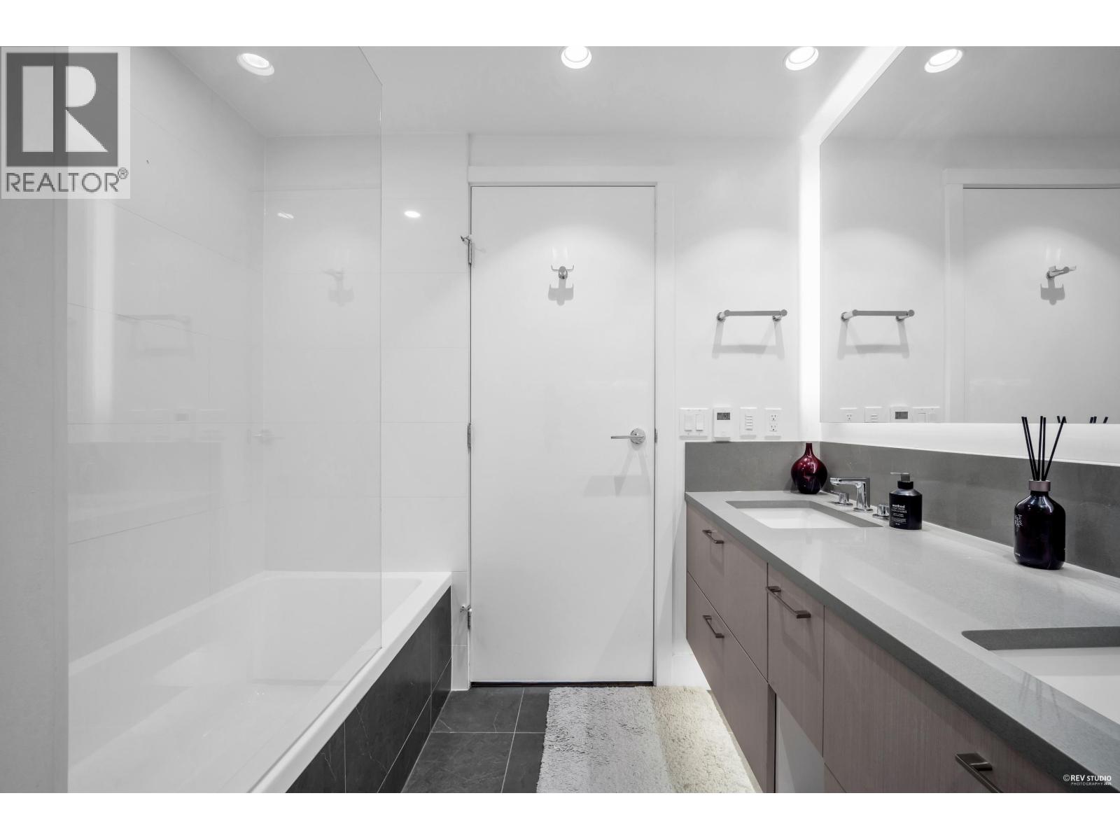 203 1632 Lions Gate Lane, North Vancouver, British Columbia  V7P 0E2 - Photo 17 - R3088390