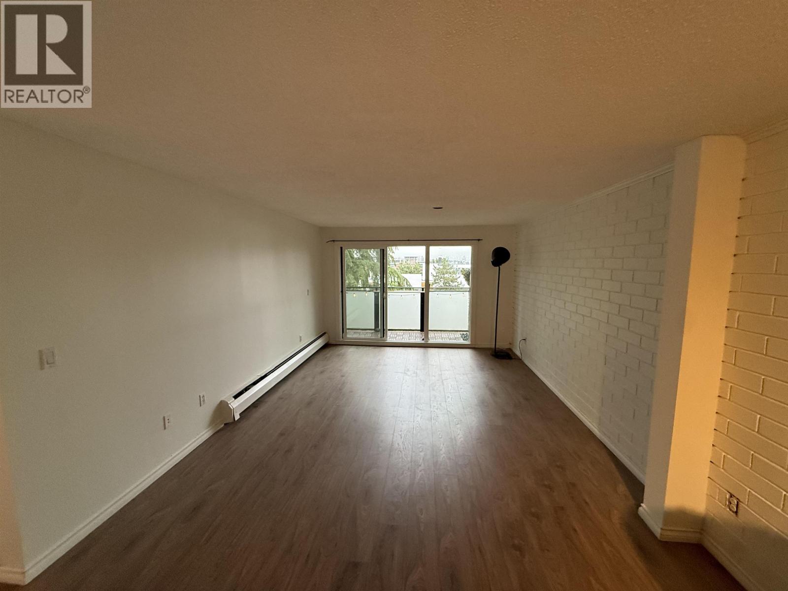 401 1066 E 8 Avenue, Vancouver, British Columbia  V5T 1T9 - Photo 3 - R3088703