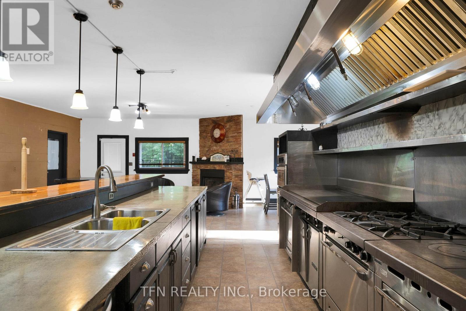 1585 Port Stanton Parkway, Severn, Ontario  P0E 1N0 - Photo 21 - S12777960