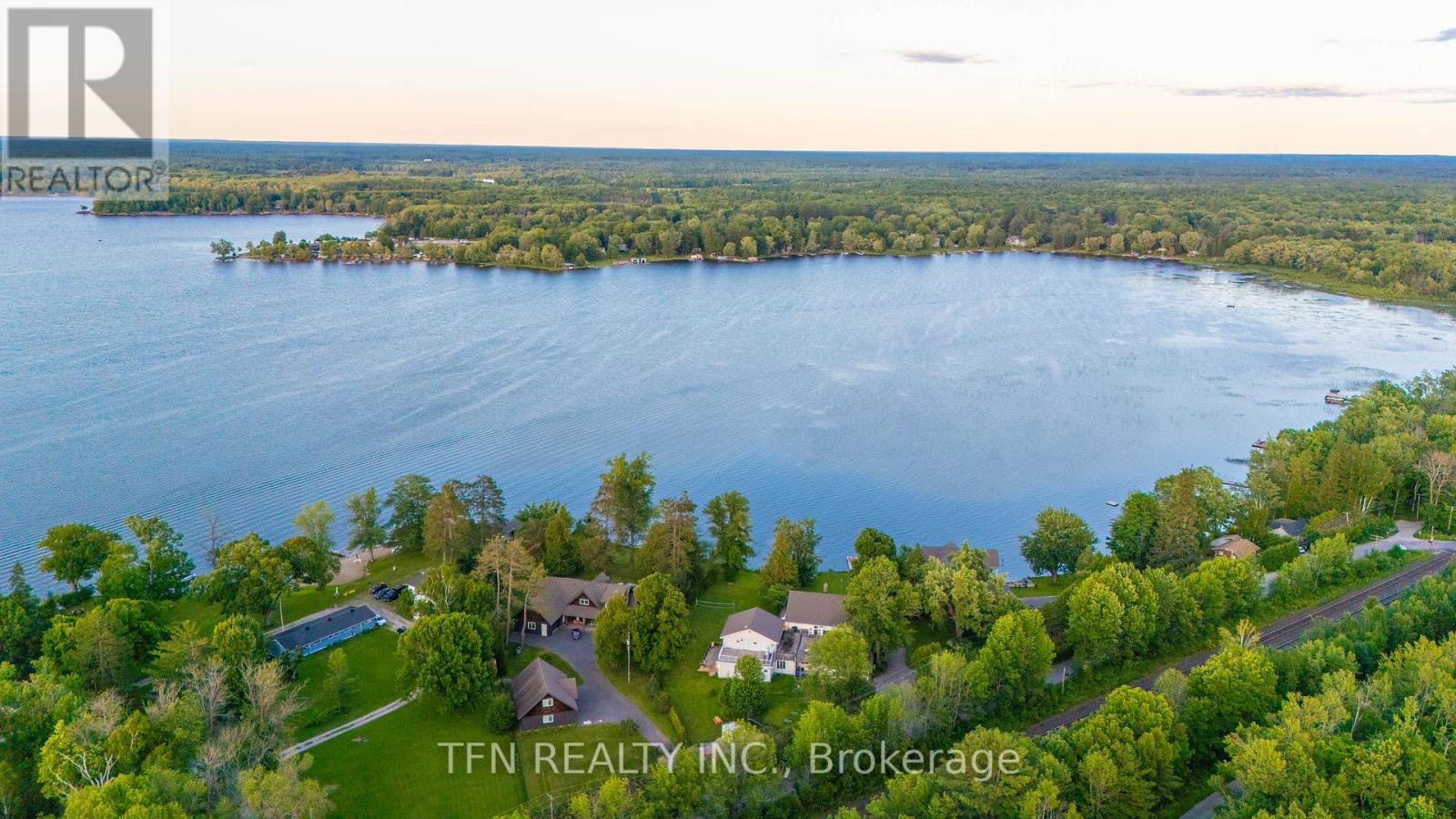 1585 Port Stanton Parkway, Severn, Ontario  P0E 1N0 - Photo 3 - S12777960