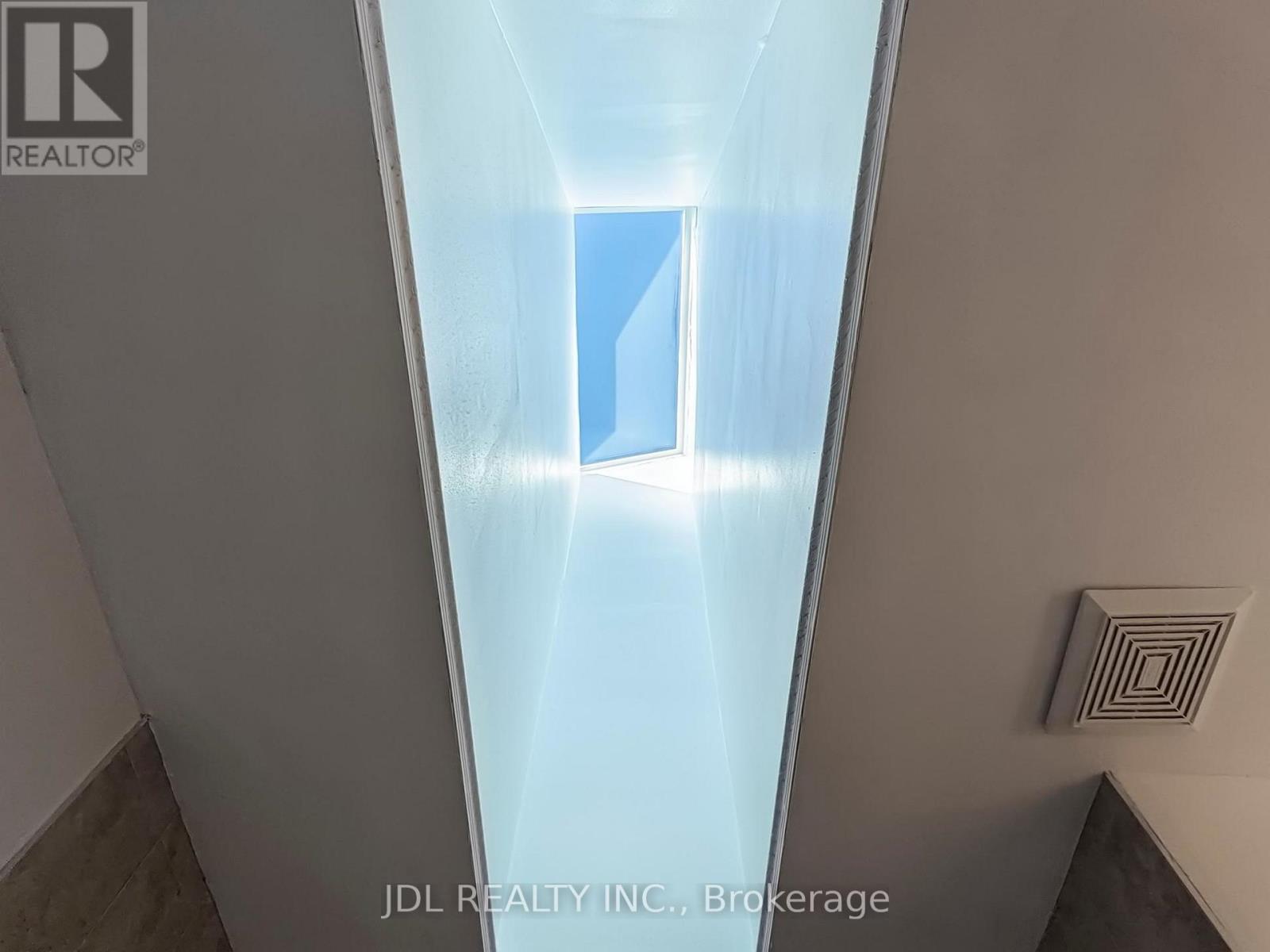 112 - 2205 South Millway, Mississauga, Ontario  L5L 3T2 - Photo 14 - W12679698