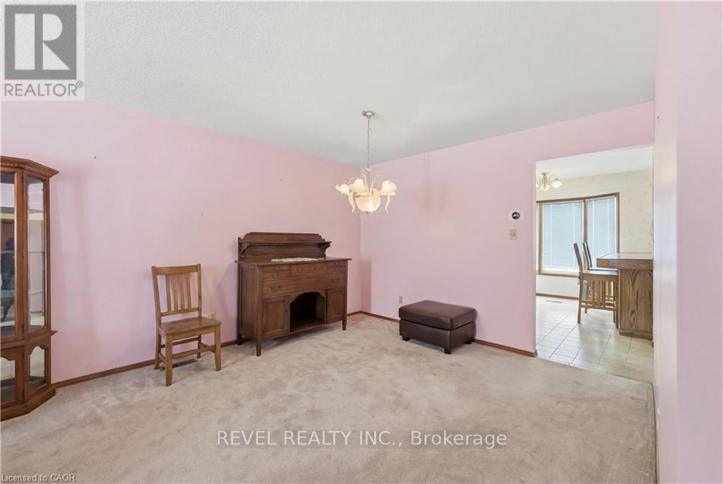 5 Charing Drive, Hamilton, Ontario  L8W 2P5 - Photo 4 - X12777970