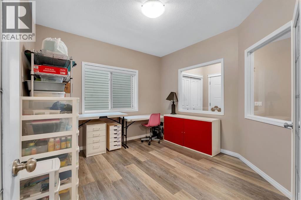 405 Kincora Drive Nw, Calgary, Alberta  T3R 1N4 - Photo 7 - A2282096