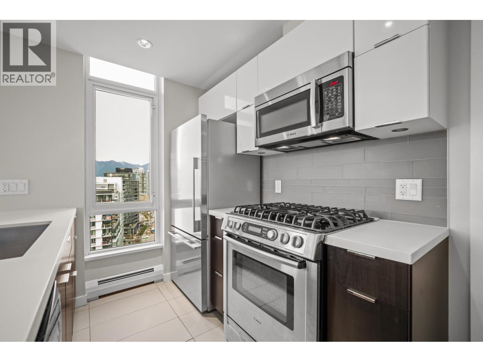 1702 1775 Quebec Street, Vancouver, British Columbia  V5T 0E3 - Photo 11 - R3088013