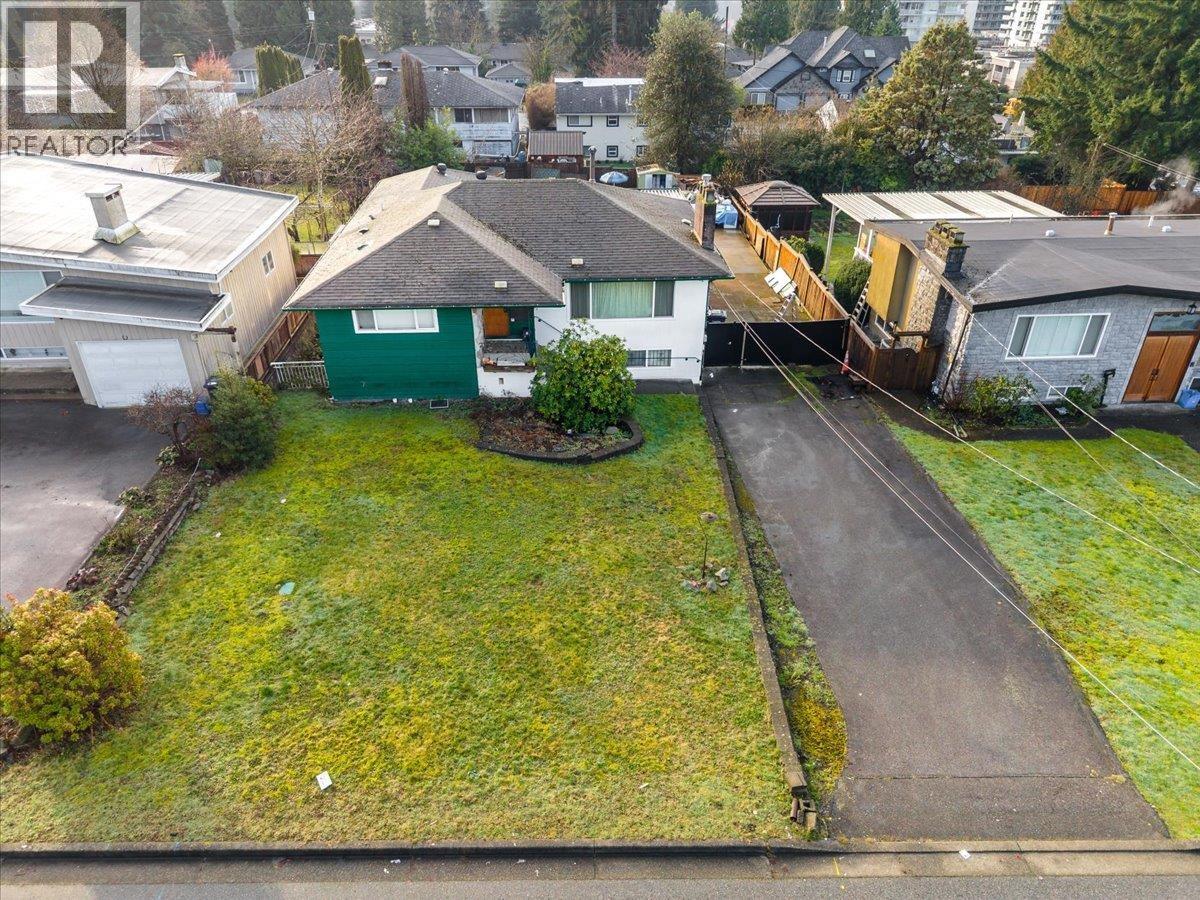 518 Appian Way, Coquitlam, British Columbia  V3J 2A5 - Photo 2 - R3088486