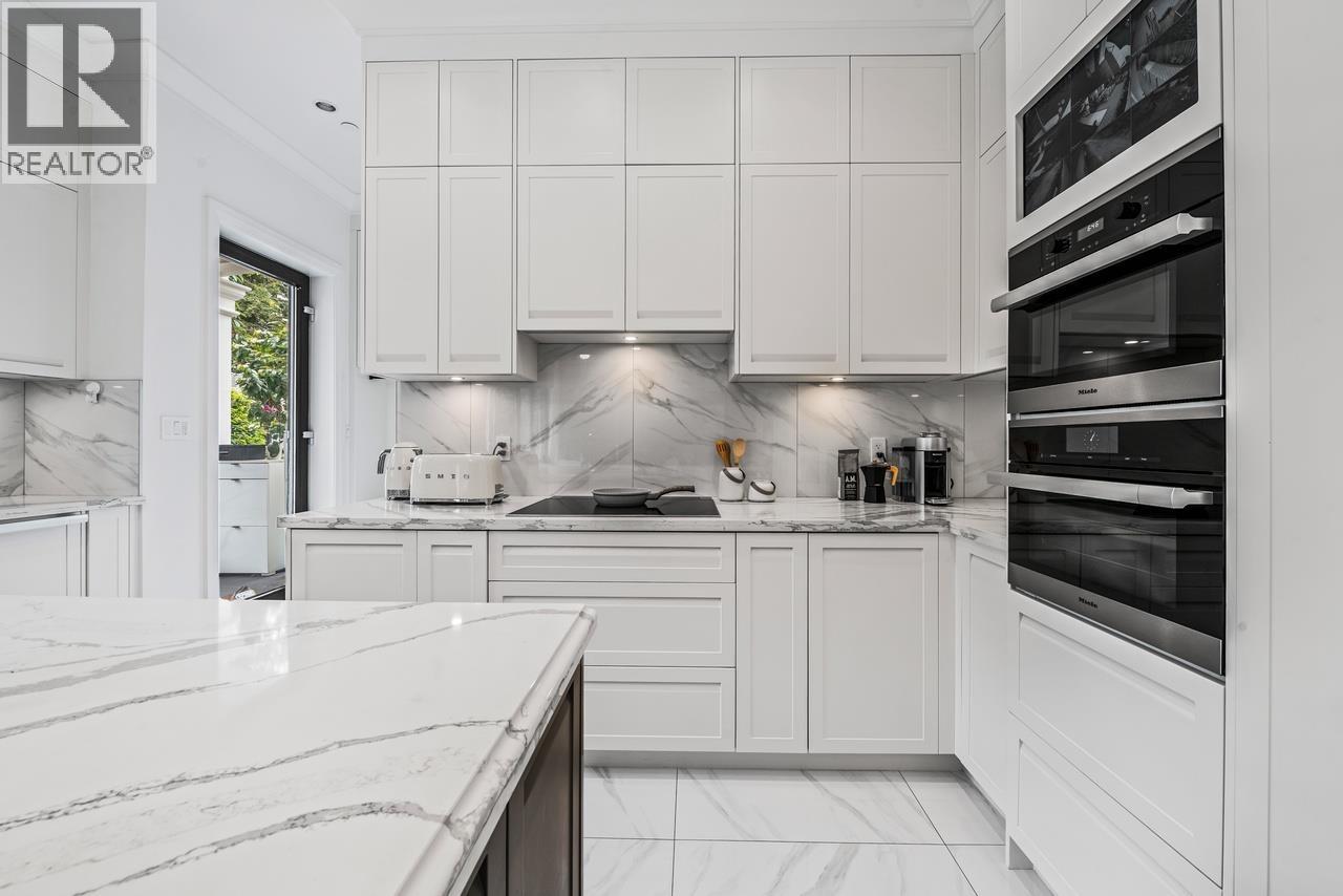 Listing Picture 14 of 35 : 2867 W 44TH AVENUE, Vancouver / 溫哥華 - 魯藝地產 Yvonne Lu Group - MLS Medallion Club Member