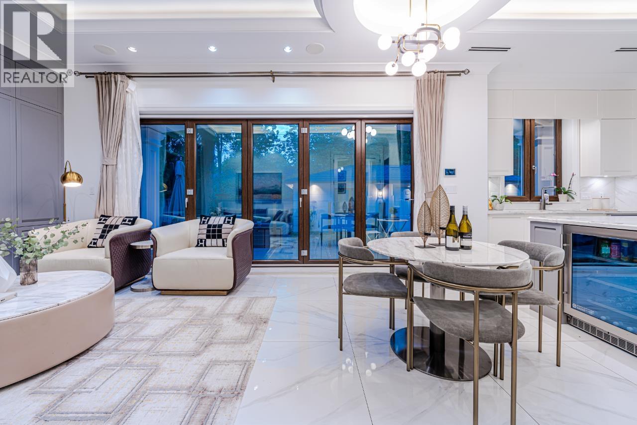 Listing Picture 9 of 35 : 2867 W 44TH AVENUE, Vancouver / 溫哥華 - 魯藝地產 Yvonne Lu Group - MLS Medallion Club Member