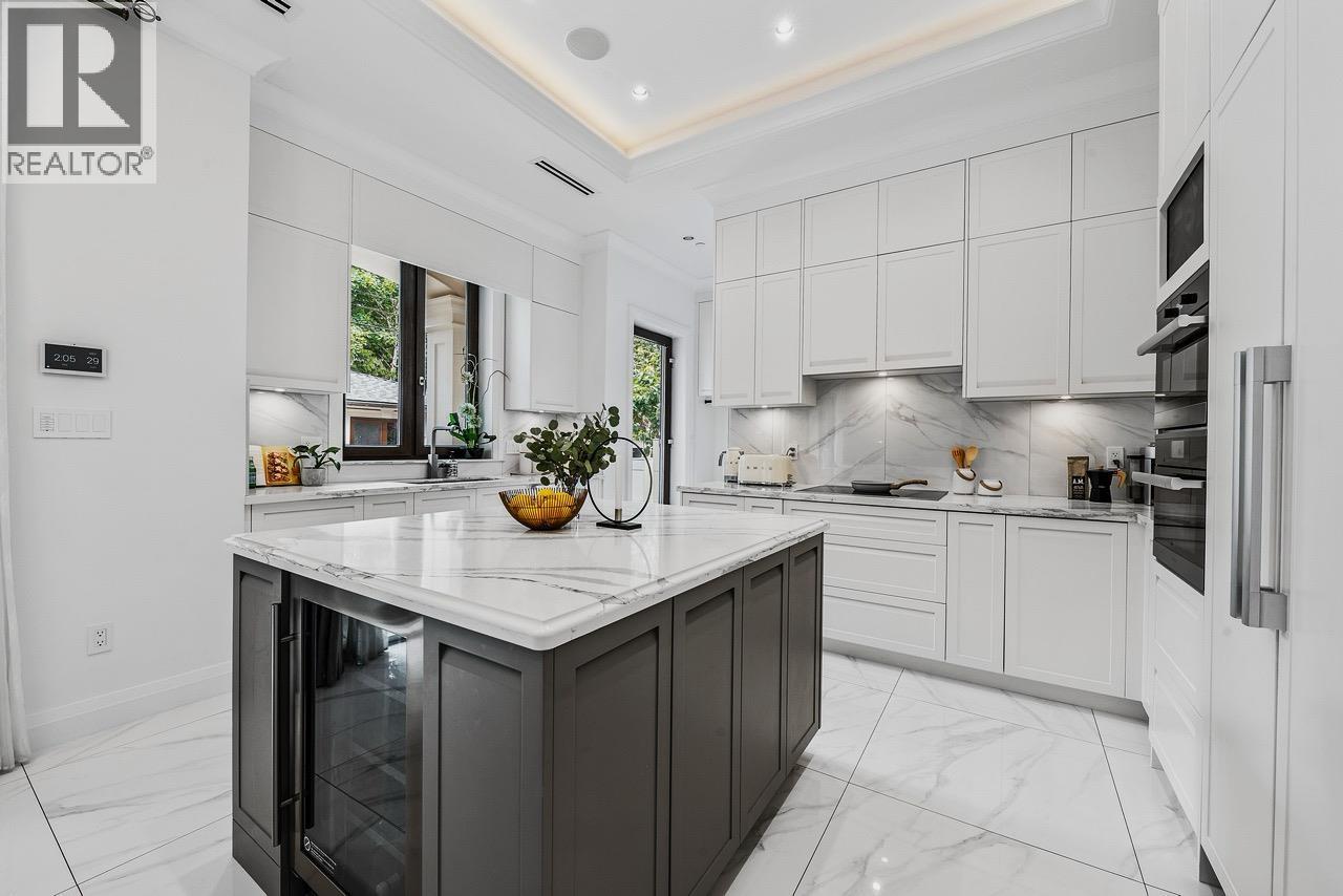 Listing Picture 13 of 35 : 2867 W 44TH AVENUE, Vancouver / 溫哥華 - 魯藝地產 Yvonne Lu Group - MLS Medallion Club Member