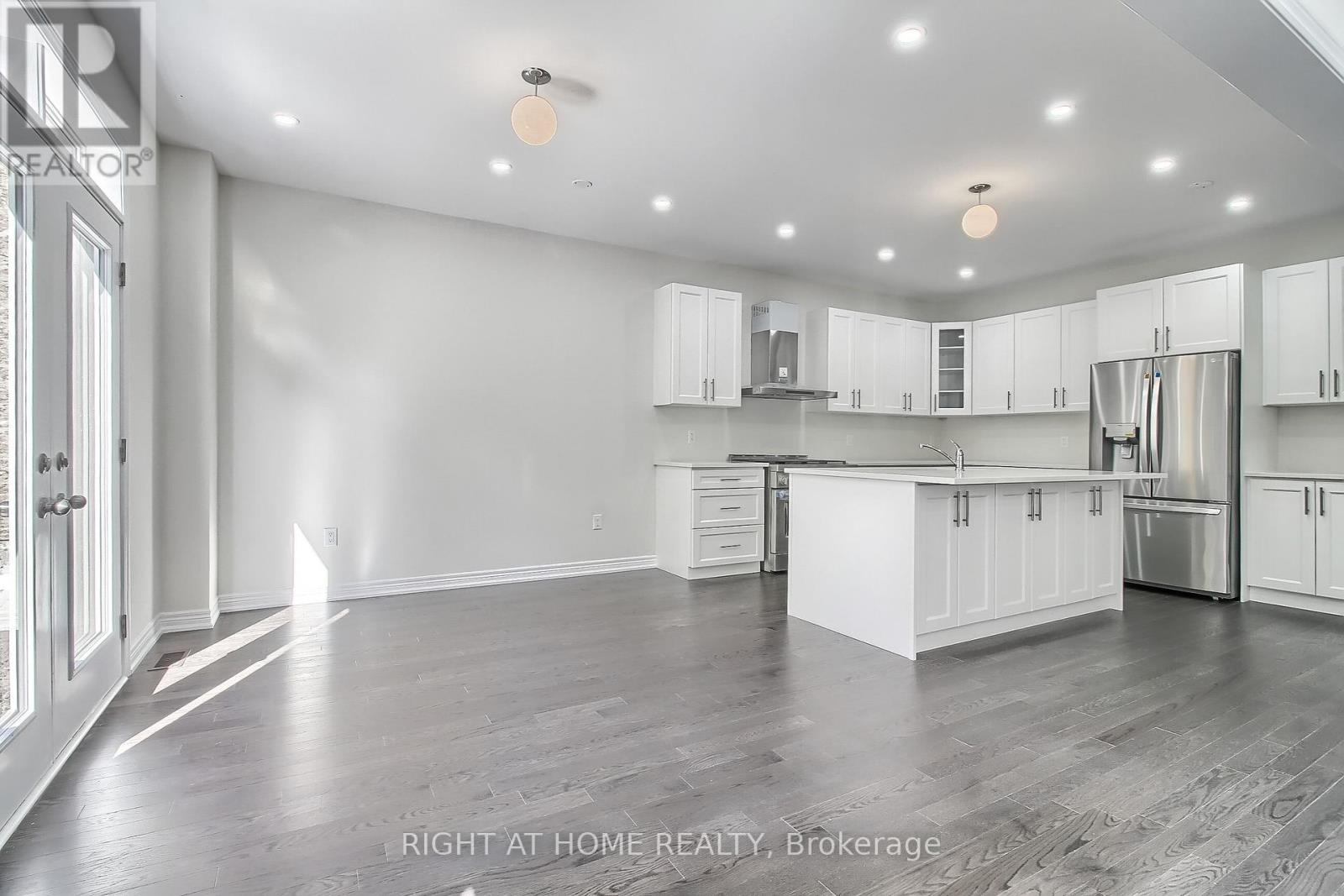 31 Dorothy Caine Crescent, Georgina, Ontario  L4P 3E9 - Photo 15 - N12777992