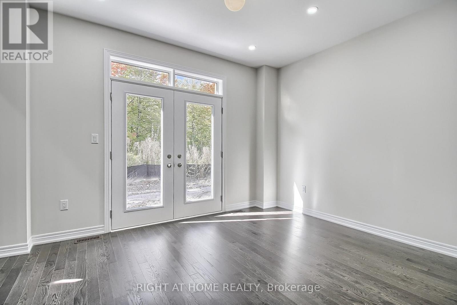 31 Dorothy Caine Crescent, Georgina, Ontario  L4P 3E9 - Photo 16 - N12777992