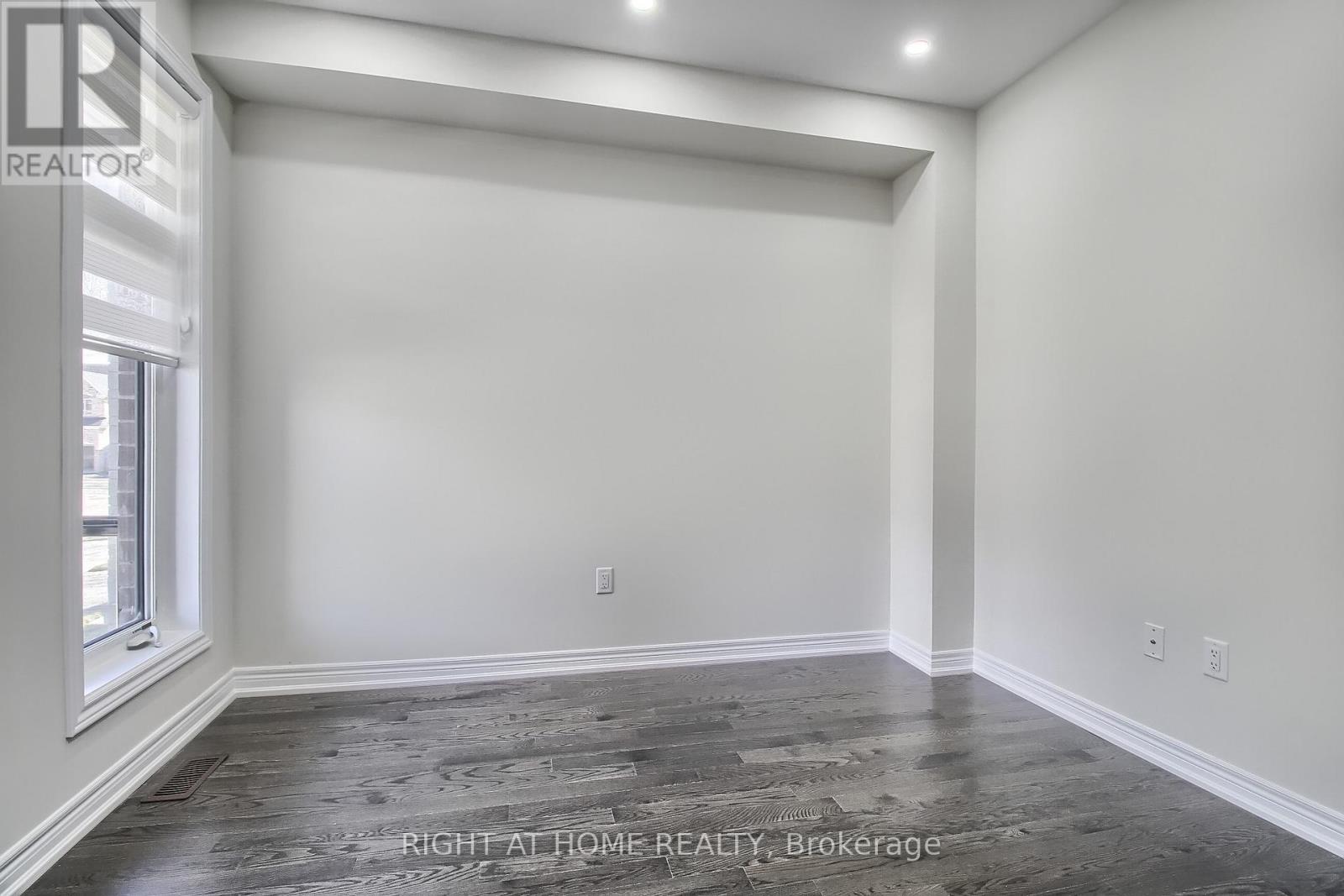 31 Dorothy Caine Crescent, Georgina, Ontario  L4P 3E9 - Photo 21 - N12777992