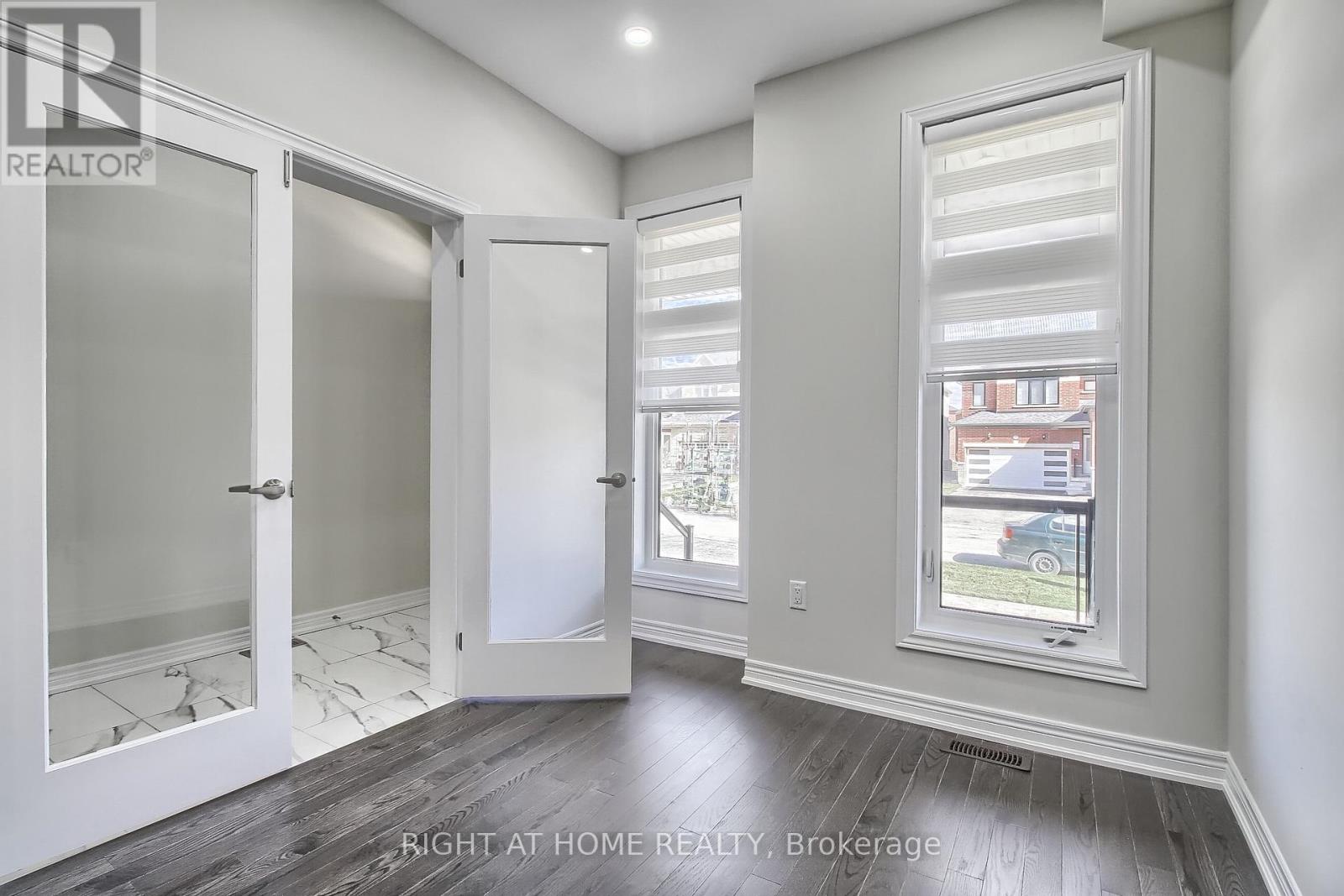 31 Dorothy Caine Crescent, Georgina, Ontario  L4P 3E9 - Photo 22 - N12777992