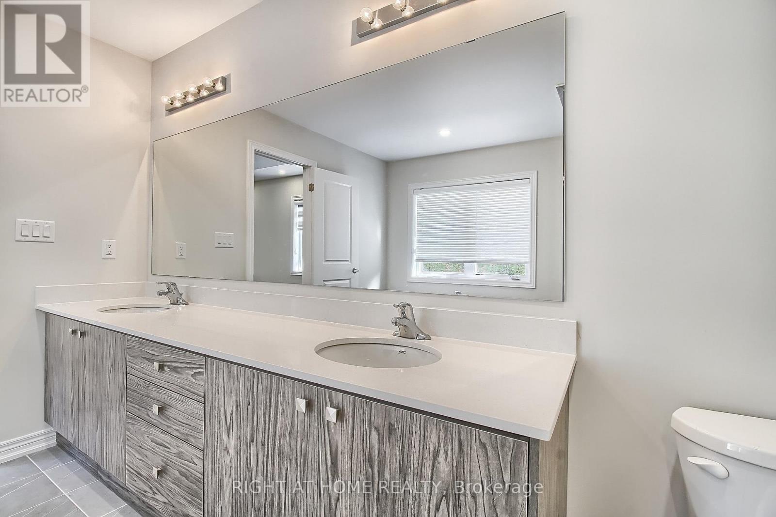 31 Dorothy Caine Crescent, Georgina, Ontario  L4P 3E9 - Photo 30 - N12777992