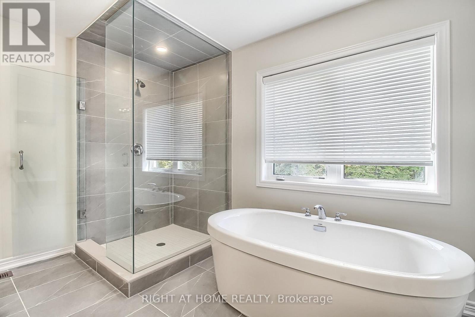 31 Dorothy Caine Crescent, Georgina, Ontario  L4P 3E9 - Photo 31 - N12777992