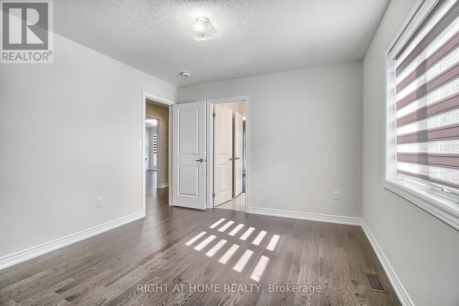 31 Dorothy Caine Crescent, Georgina, Ontario  L4P 3E9 - Photo 34 - N12777992