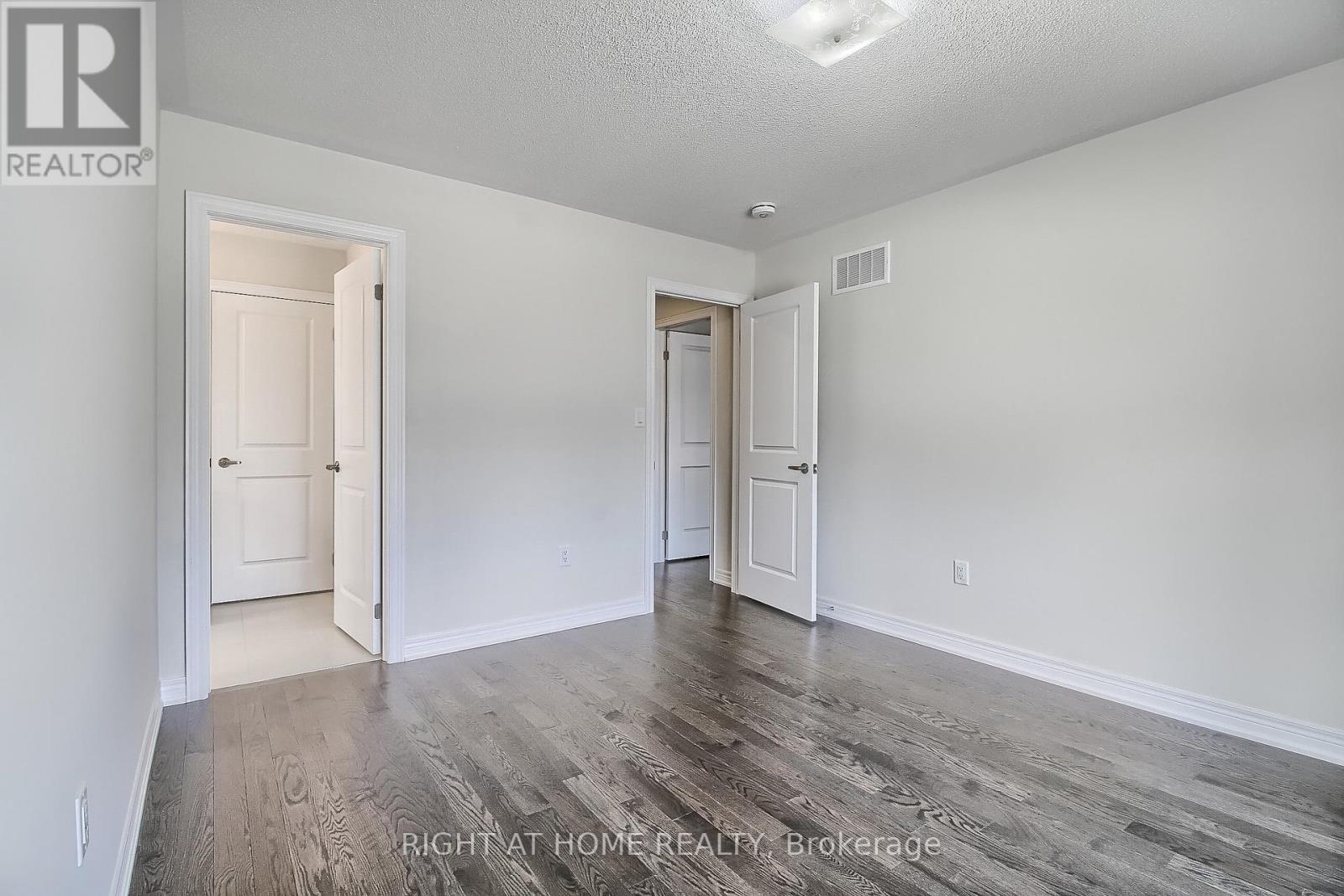 31 Dorothy Caine Crescent, Georgina, Ontario  L4P 3E9 - Photo 36 - N12777992