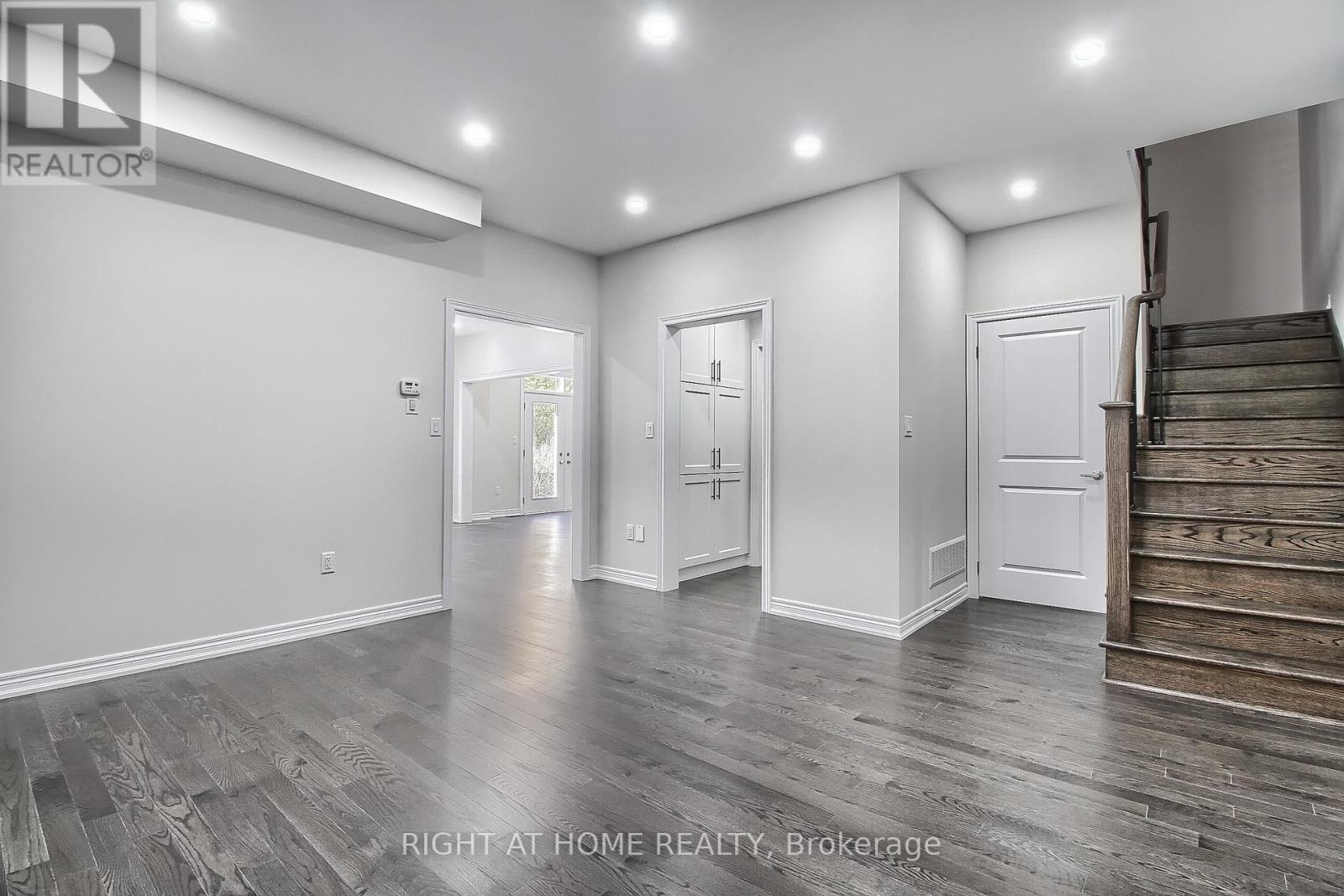 31 Dorothy Caine Crescent, Georgina, Ontario  L4P 3E9 - Photo 8 - N12777992