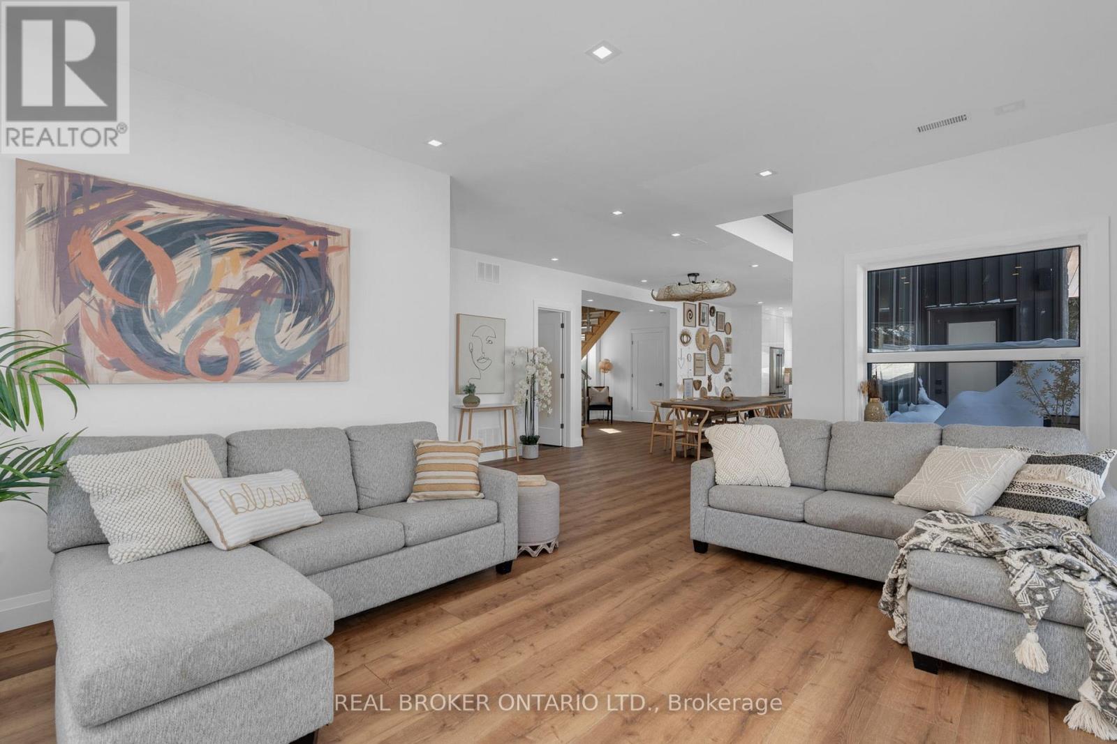 31 Hemlock Avenue, Tay, Ontario  L0K 2C0 - Photo 11 - S12777994