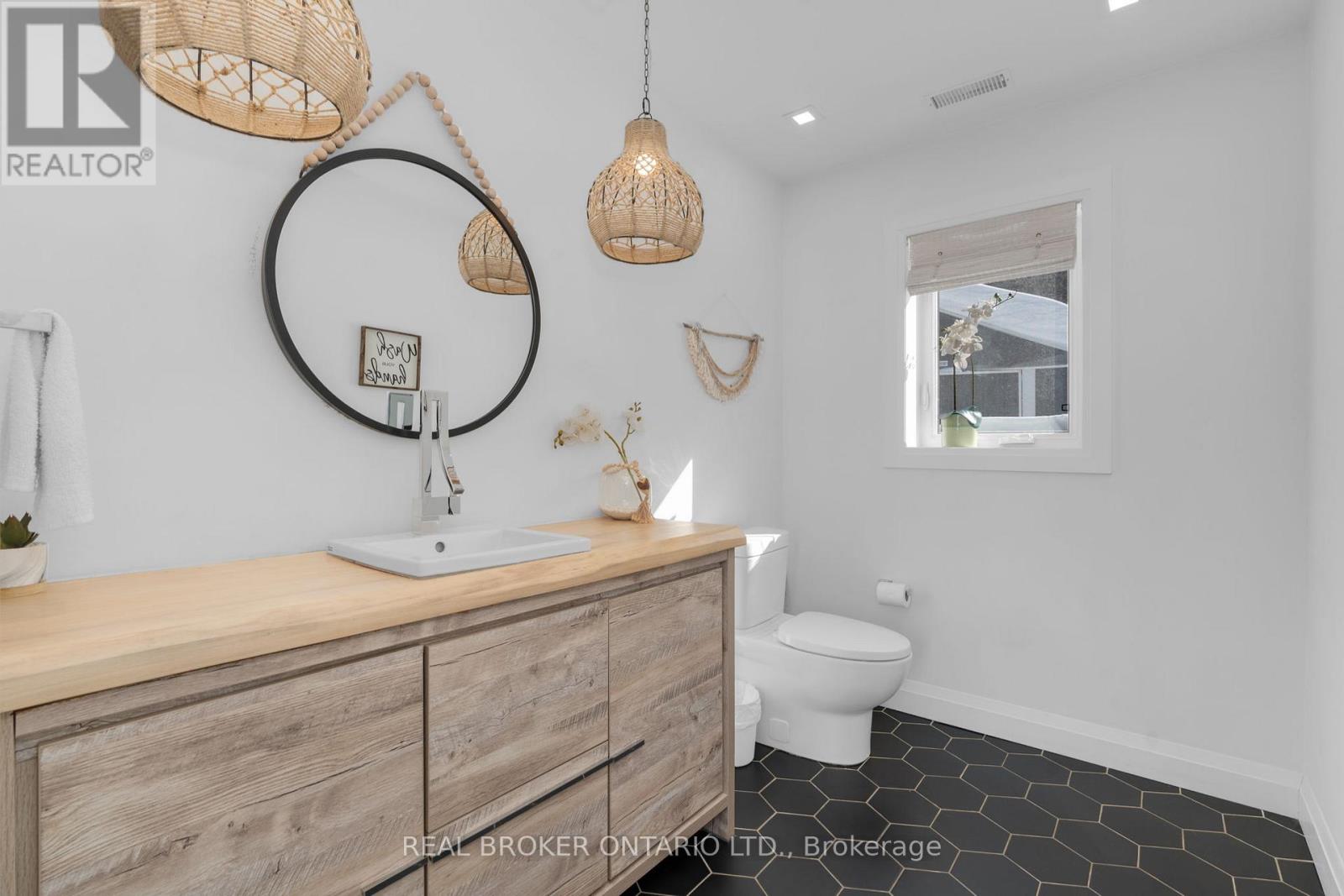 31 Hemlock Avenue, Tay, Ontario  L0K 2C0 - Photo 14 - S12777994