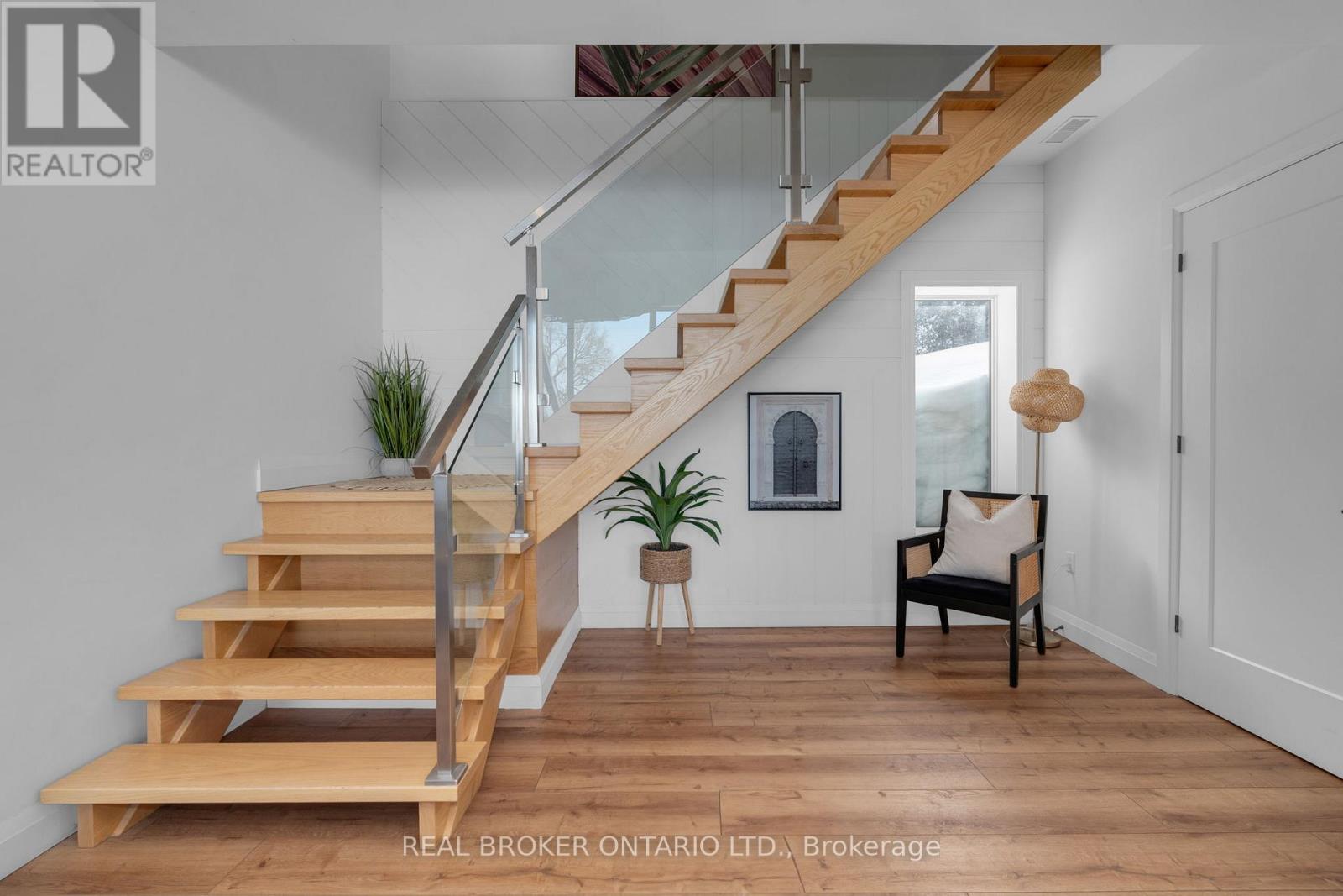 31 Hemlock Avenue, Tay, Ontario  L0K 2C0 - Photo 16 - S12777994