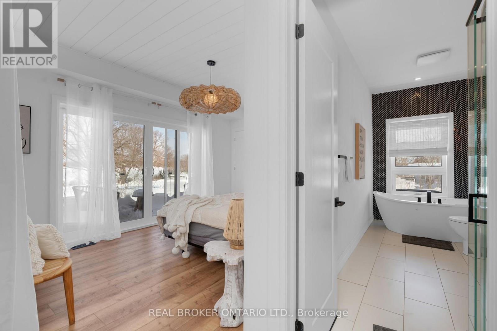 31 Hemlock Avenue, Tay, Ontario  L0K 2C0 - Photo 18 - S12777994