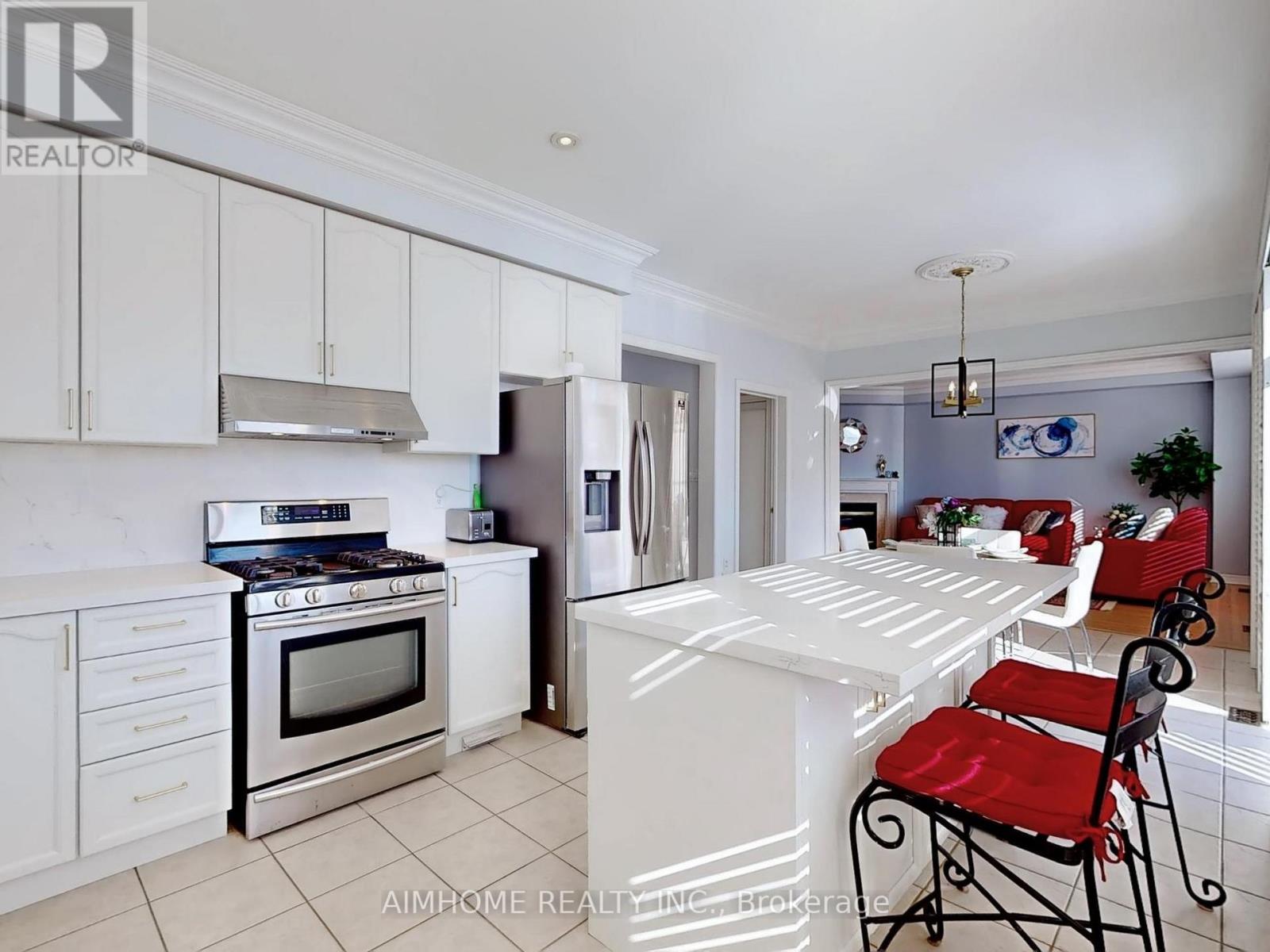 2051 Ashmore Drive, Oakville, Ontario  L6M 4T1 - Photo 10 - W12777986