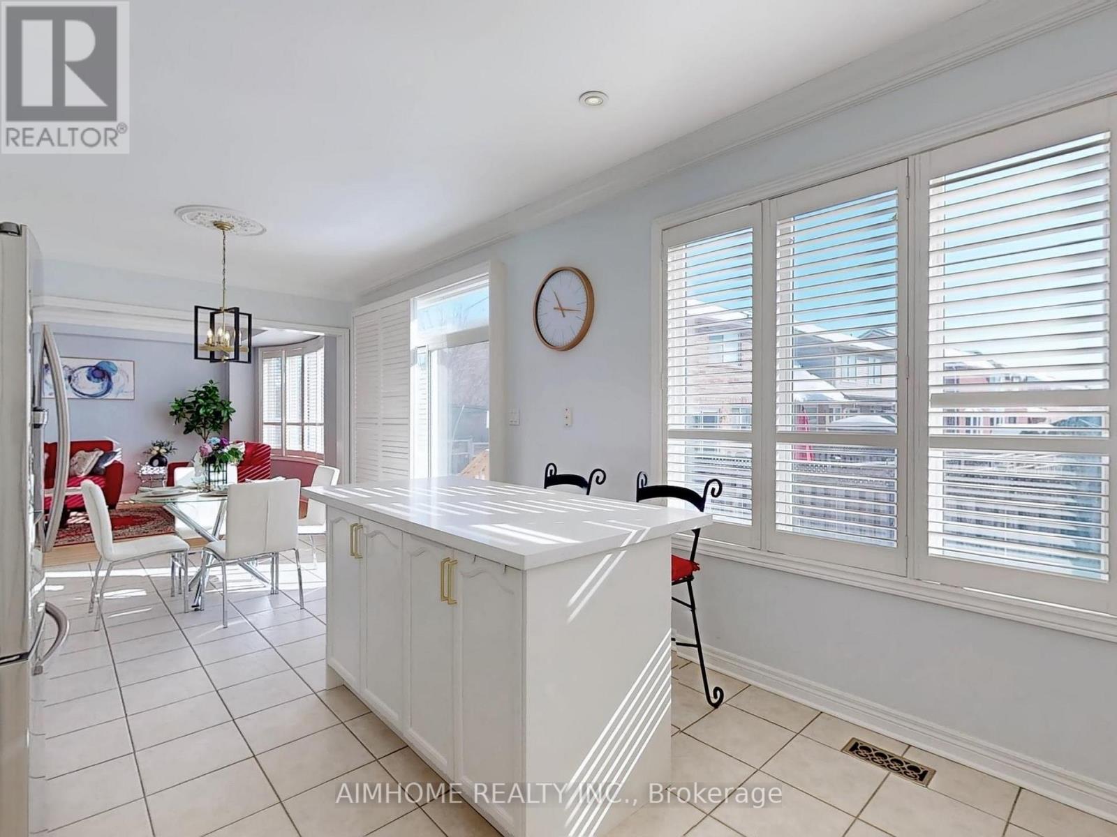 2051 Ashmore Drive, Oakville, Ontario  L6M 4T1 - Photo 12 - W12777986