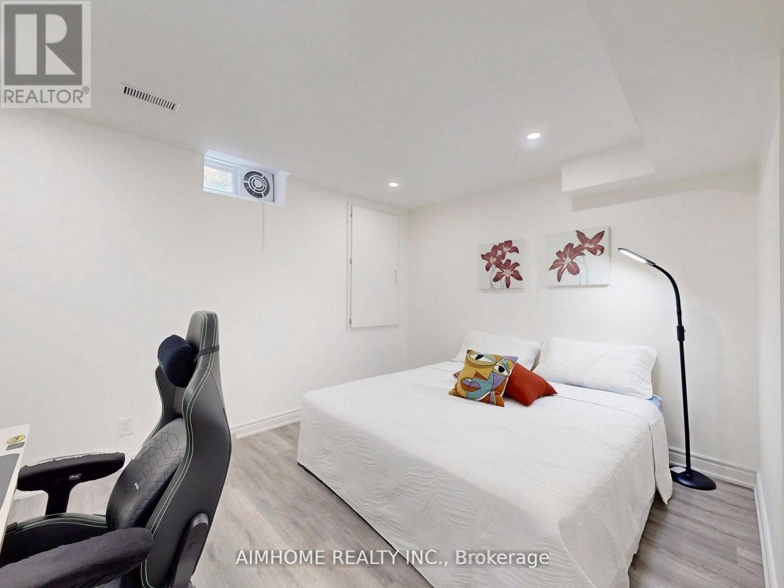 2051 Ashmore Drive, Oakville, Ontario  L6M 4T1 - Photo 33 - W12777986