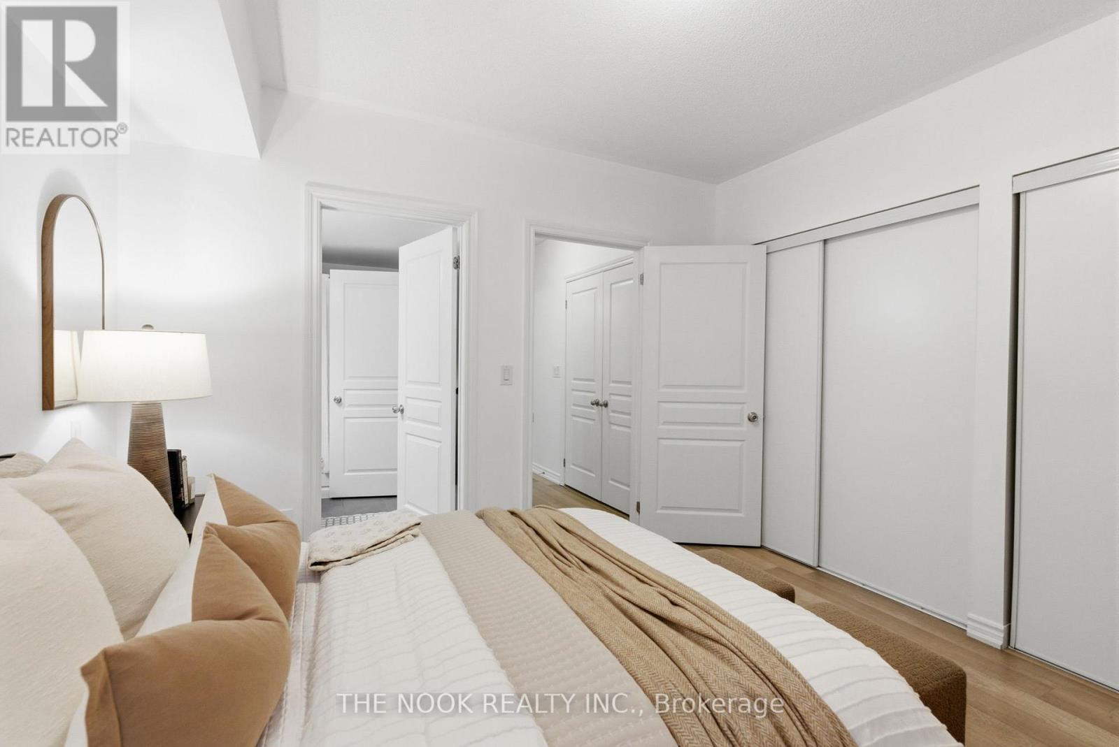 4 - 112 Caledonia Park Road, Toronto, Ontario  M6H 0B2 - Photo 30 - W12778028