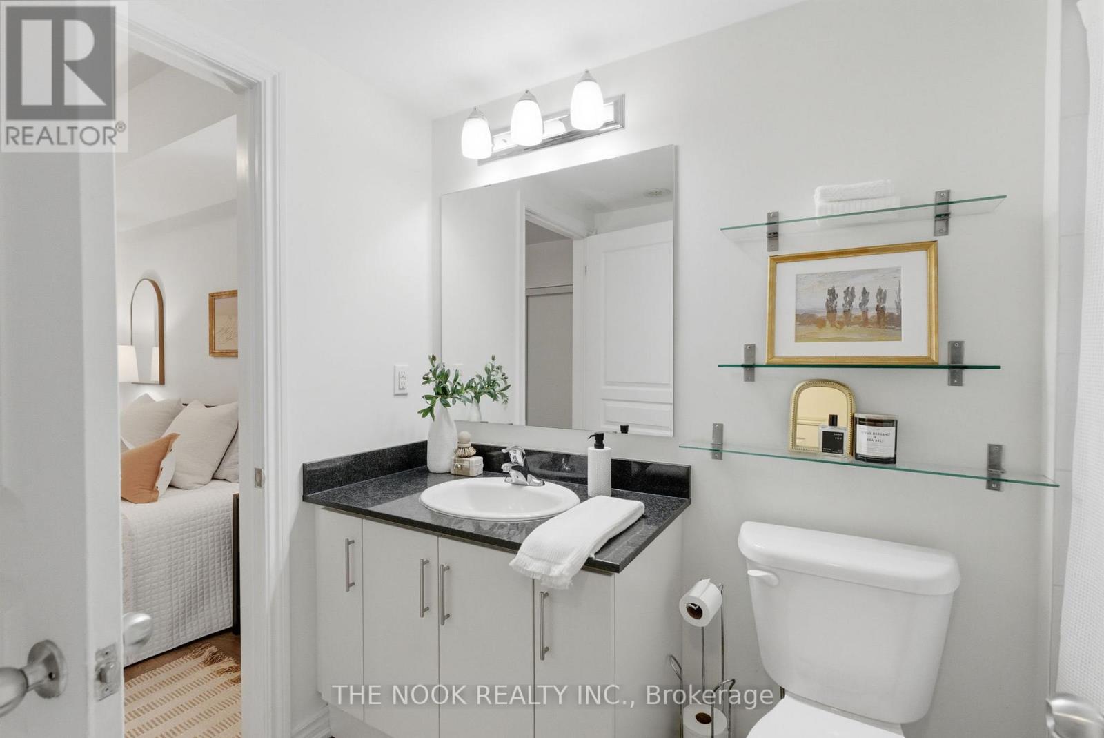 4 - 112 Caledonia Park Road, Toronto, Ontario  M6H 0B2 - Photo 31 - W12778028