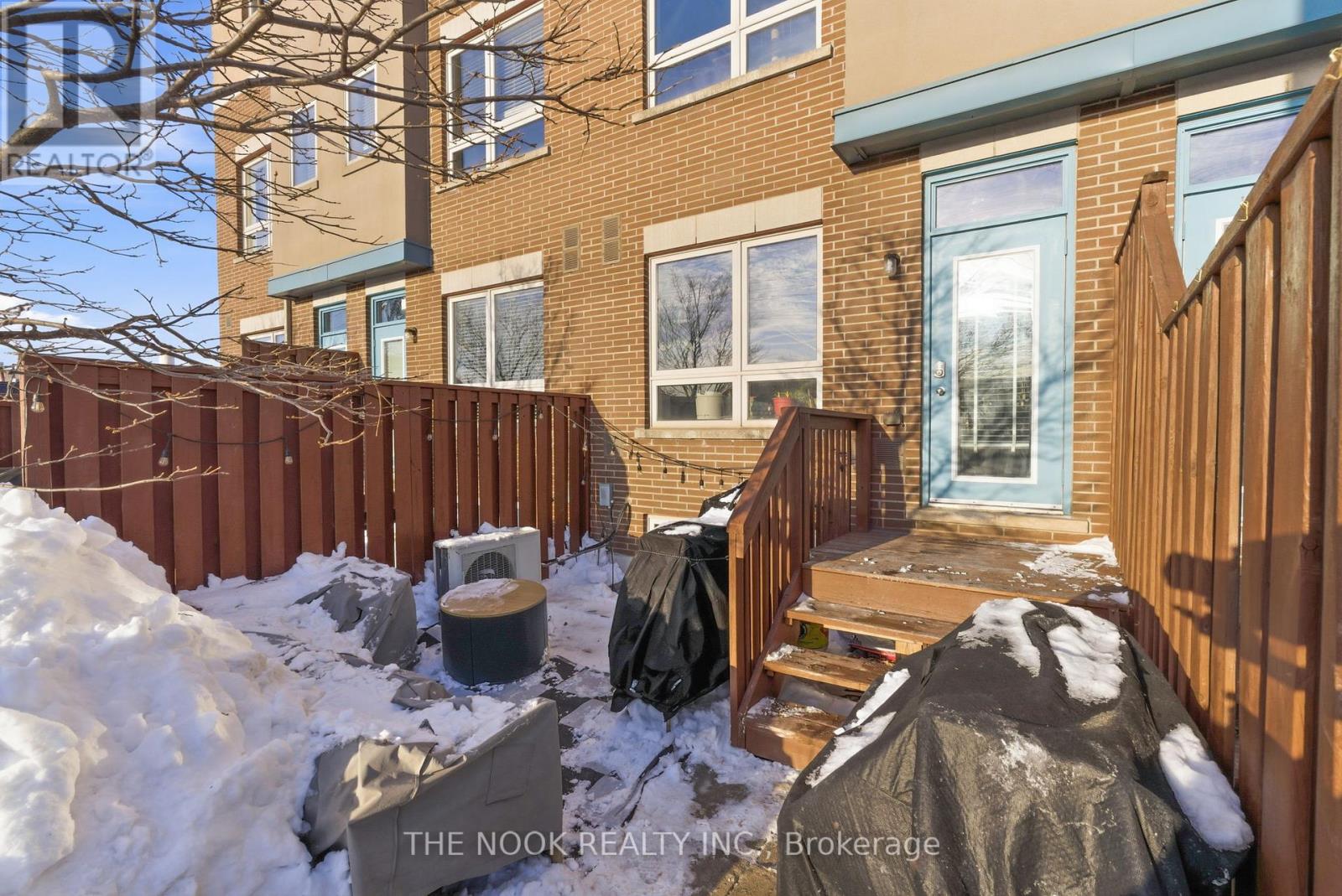 4 - 112 Caledonia Park Road, Toronto, Ontario  M6H 0B2 - Photo 35 - W12778028