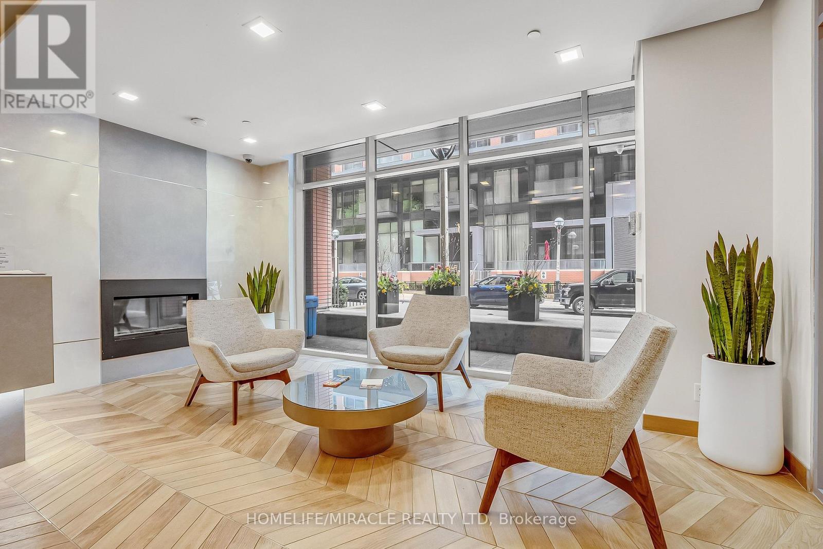 806 - 15 Bruyeres Mews, Toronto, Ontario  M5V 0A7 - Photo 4 - C12778000