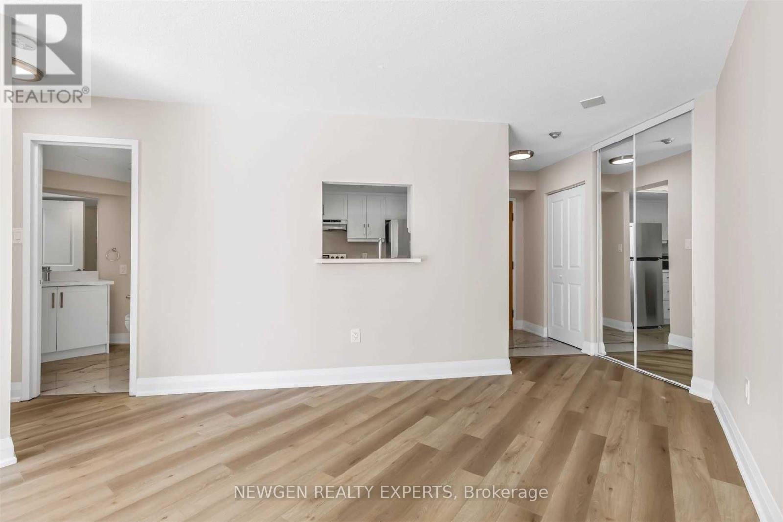 303 - 5 Concorde Place, Toronto, Ontario  M3C 3M8 - Photo 9 - C12778016