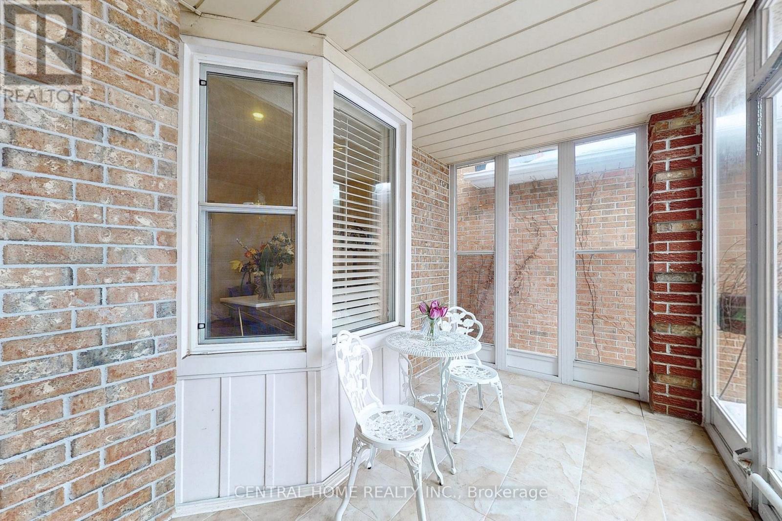 23 Heatherton Way, Vaughan, Ontario  L4J 3E6 - Photo 4 - N12778042