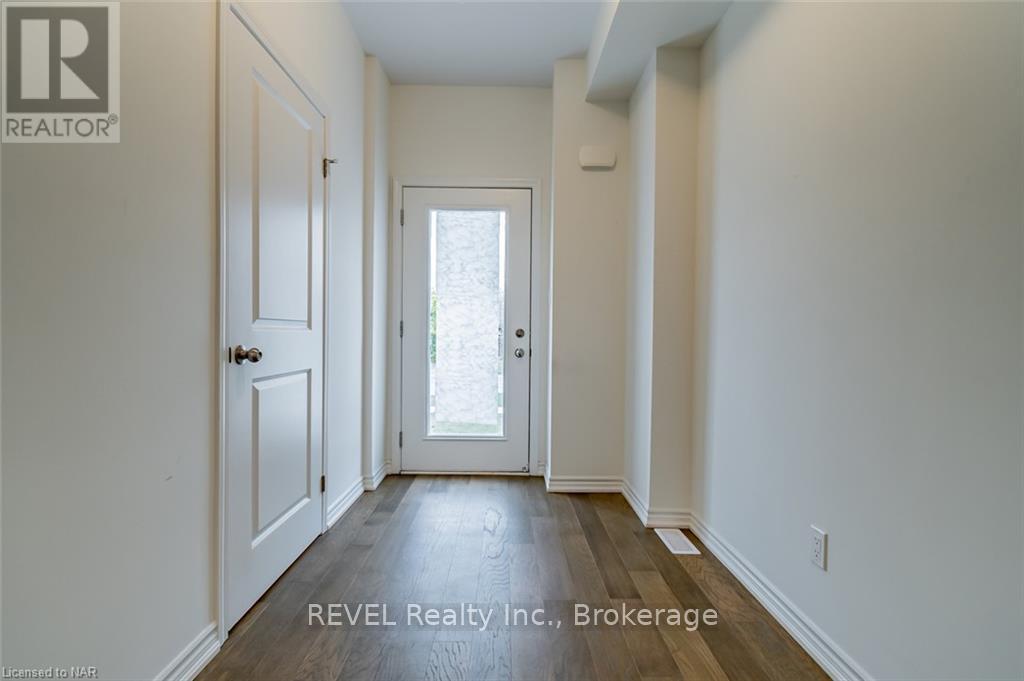 80 St George Street, Welland, Ontario  L3C 0J2 - Photo 3 - X12778078