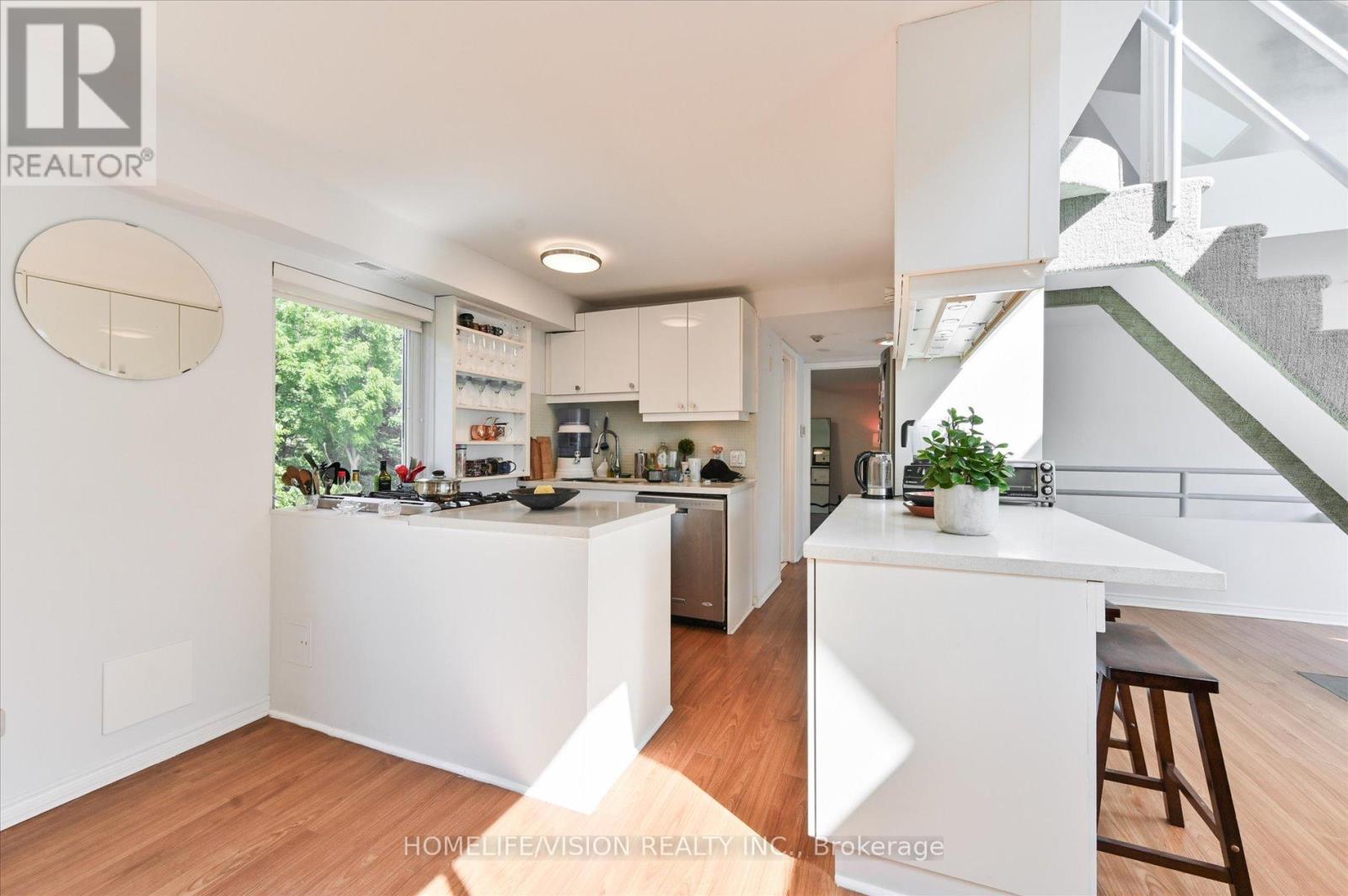 3rd Flr - 400 Summerhill Avenue, Toronto, Ontario  M4W 2E4 - Photo 12 - C12778052