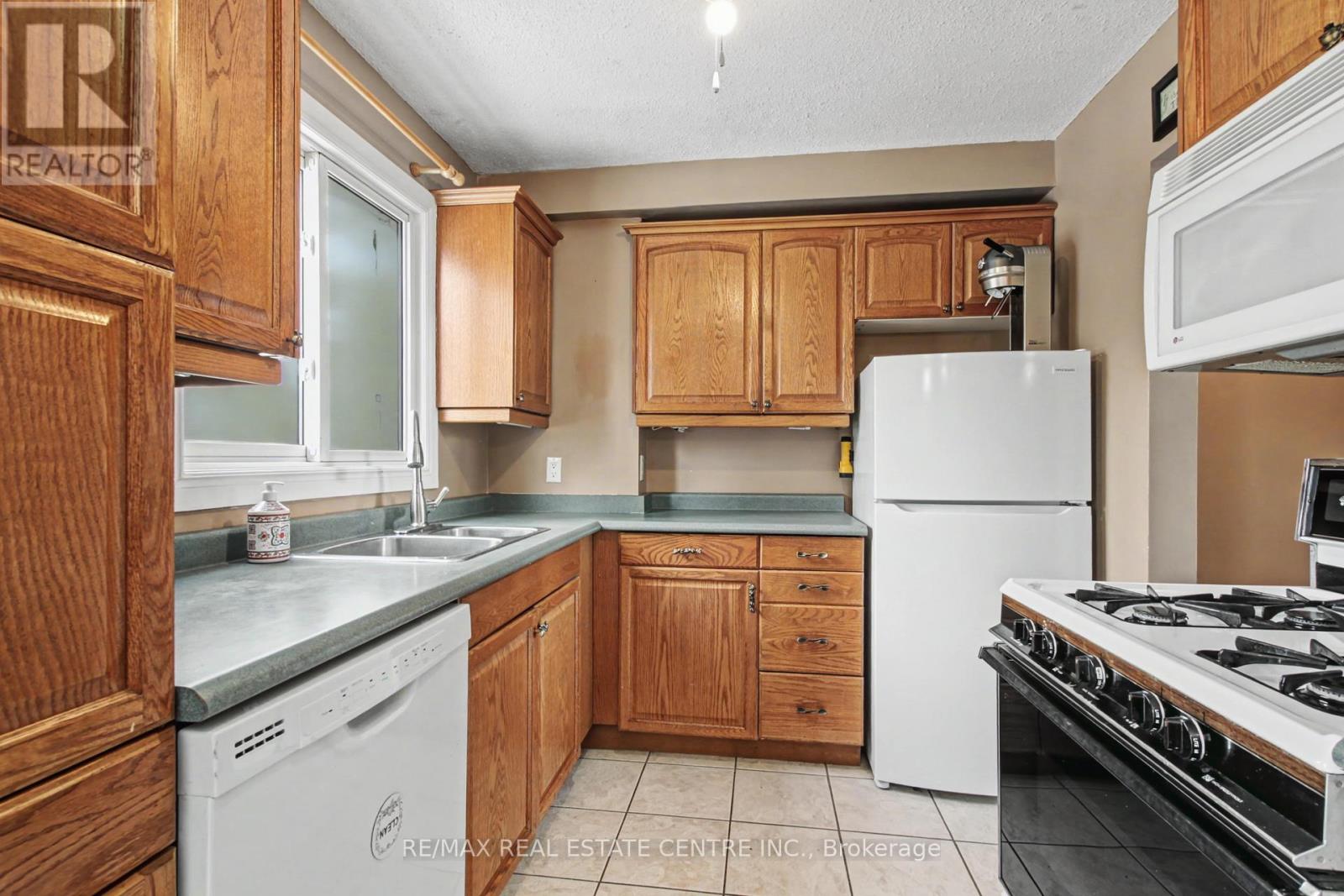 66 - 371 Bronte Street S, Milton, Ontario  L9T 3K5 - Photo 10 - W12778054