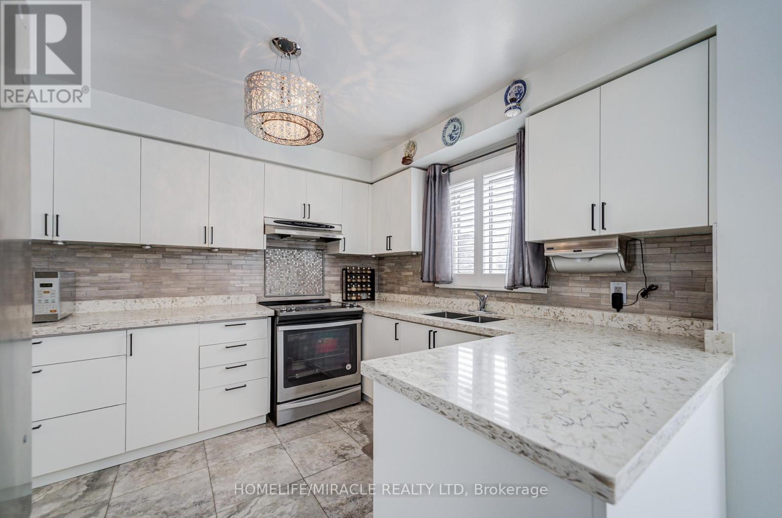 5128 Guildwood Way, Mississauga, Ontario  L5R 2S7 - Photo 11 - W12778060