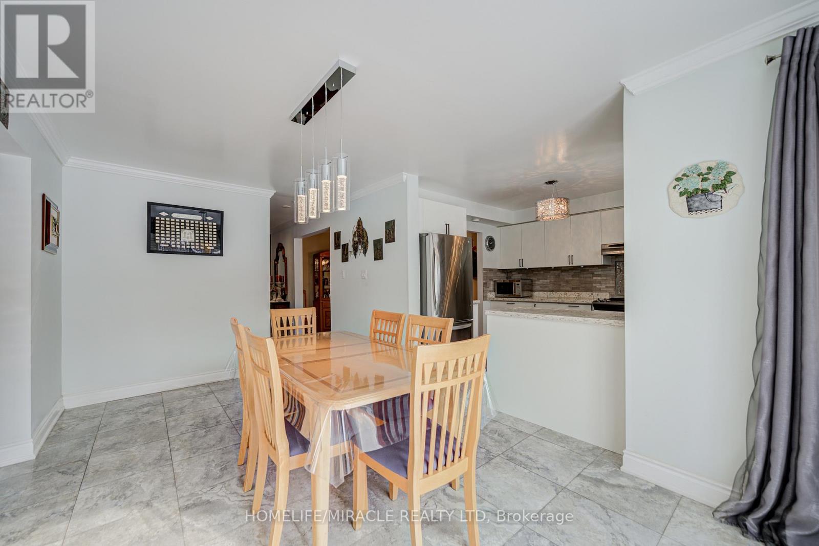 5128 Guildwood Way, Mississauga, Ontario  L5R 2S7 - Photo 15 - W12778060