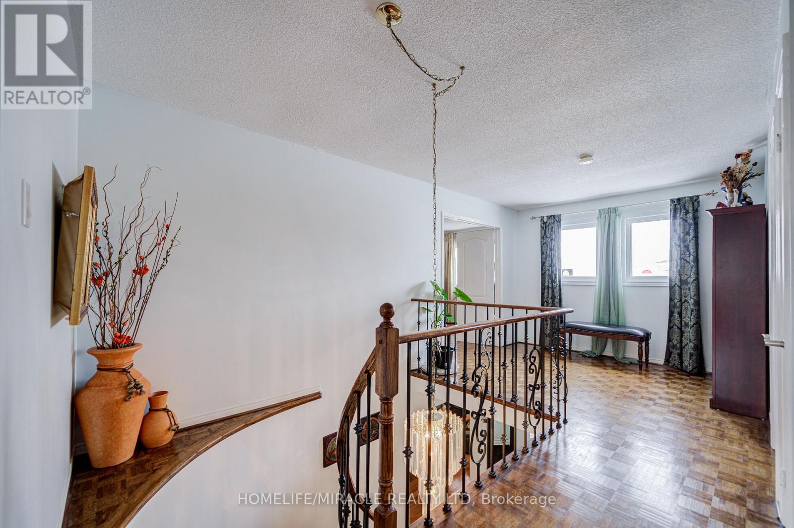 5128 Guildwood Way, Mississauga, Ontario  L5R 2S7 - Photo 20 - W12778060