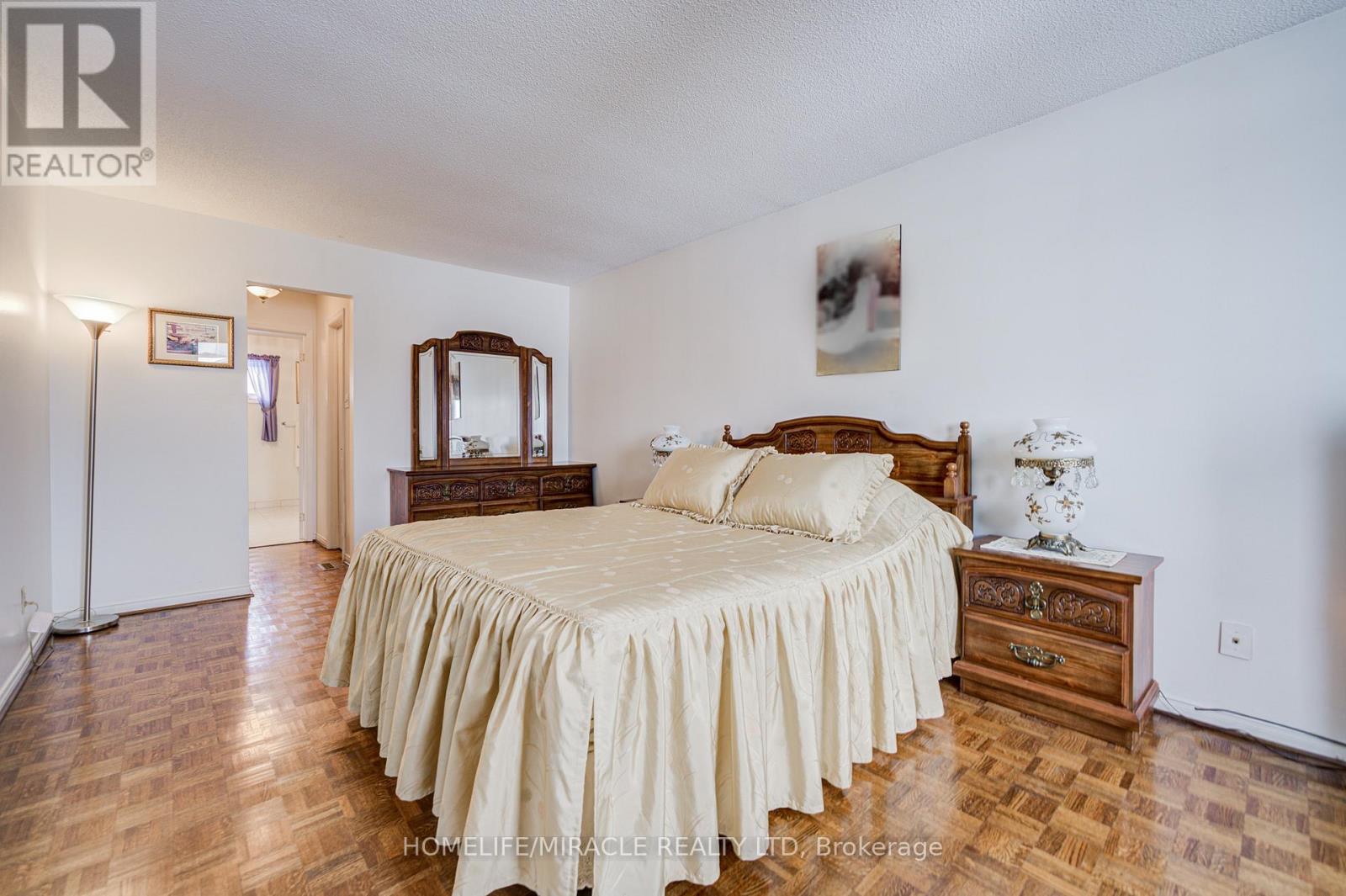 5128 Guildwood Way, Mississauga, Ontario  L5R 2S7 - Photo 29 - W12778060