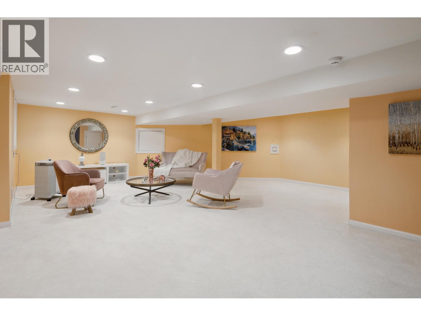 Listing Picture 31 of 37 : 4051 MARGUERITE STREET, Vancouver / 溫哥華 - 魯藝地產 Yvonne Lu Group - MLS Medallion Club Member