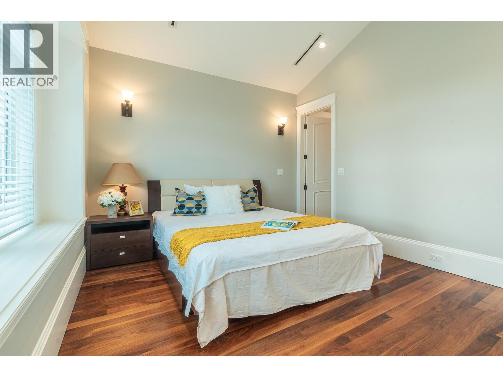 Listing Picture 31 of 39 : 1657 W 58TH AVENUE, Vancouver / 溫哥華 - 魯藝地產 Yvonne Lu Group - MLS Medallion Club Member