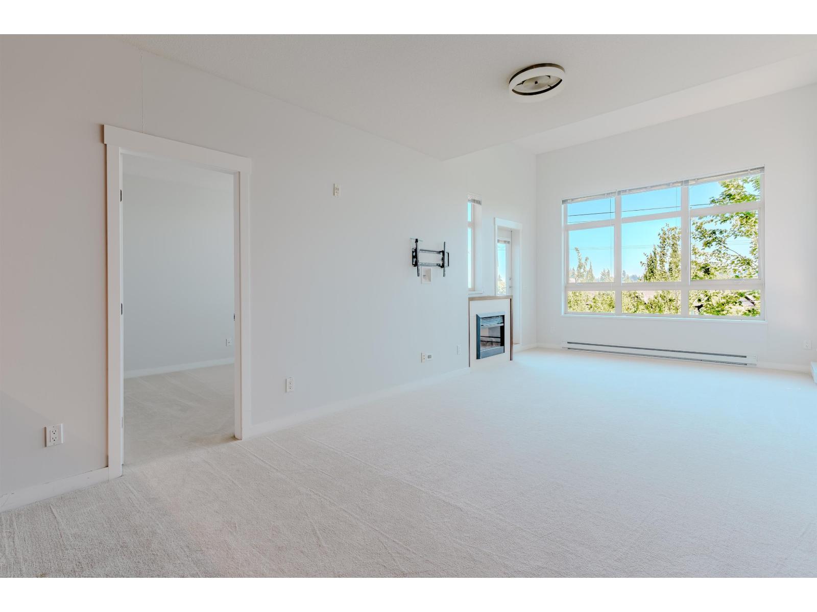 416 15988 26 Avenue, Surrey, British Columbia  V3Z 5K3 - Photo 2 - R3088158