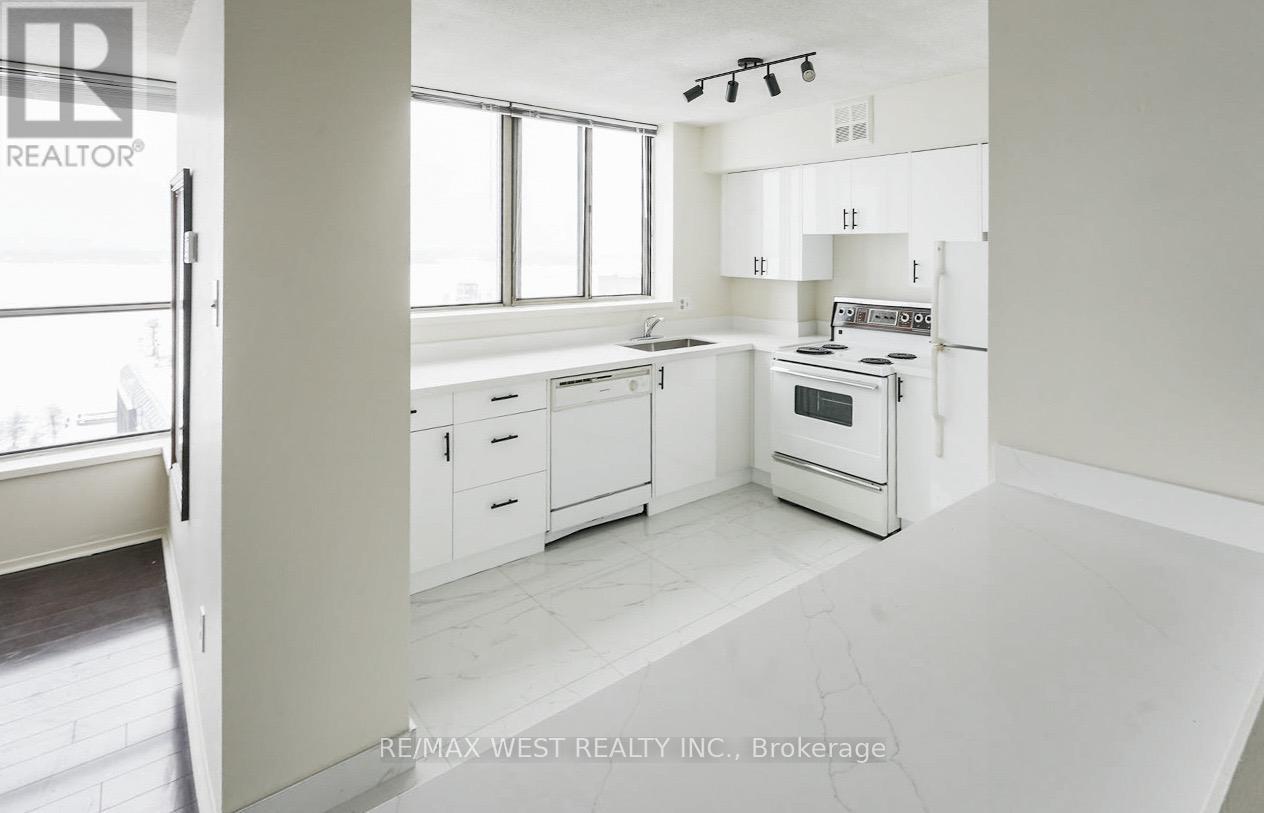 1301 - 260 Queens Quay W, Toronto, Ontario  M5J 2N3 - Photo 16 - C12763350