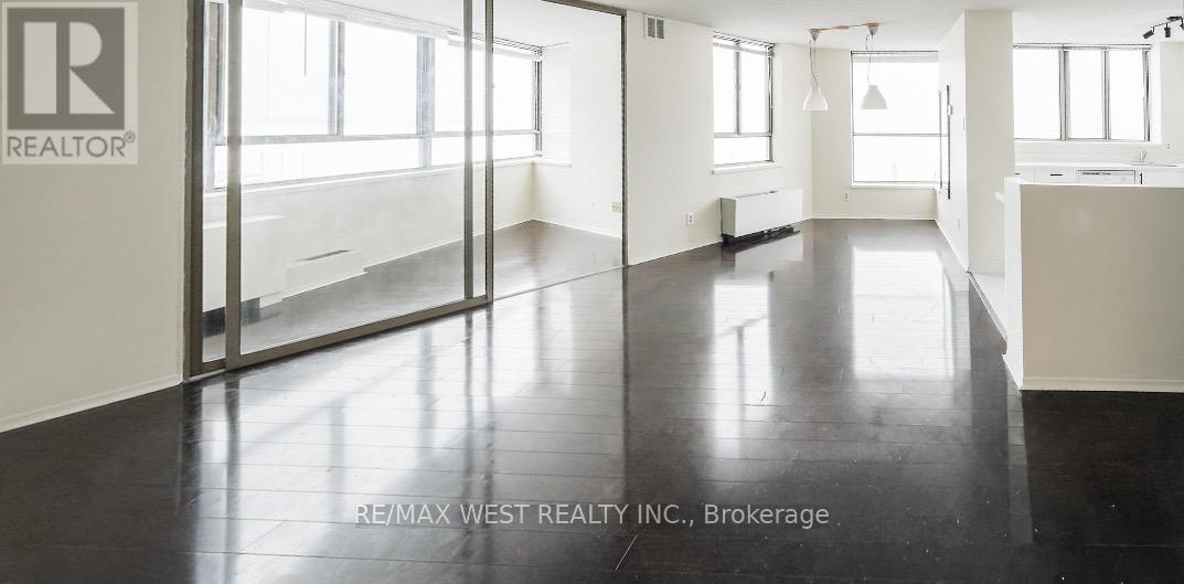 1301 - 260 Queens Quay W, Toronto, Ontario  M5J 2N3 - Photo 7 - C12763350