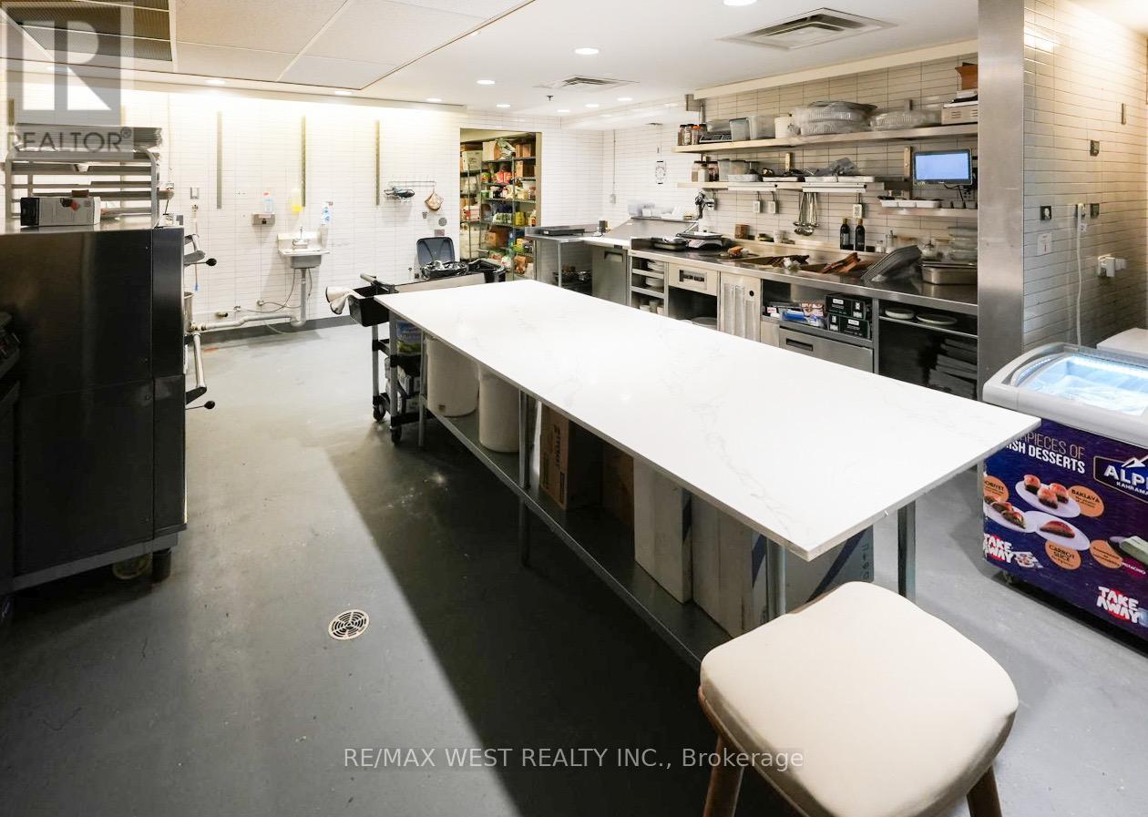 501 Bloor Street W, Toronto, Ontario  M5S 1Y2 - Photo 10 - C12775344