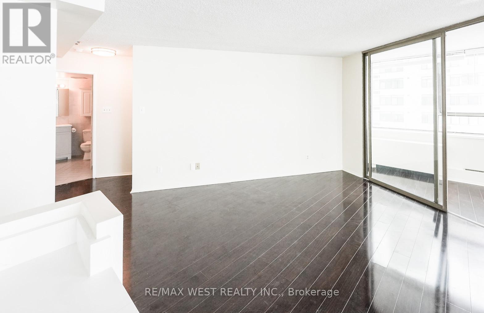 1301 - 260 Queens Quay W, Toronto, Ontario  M5J 2N3 - Photo 8 - C12763350